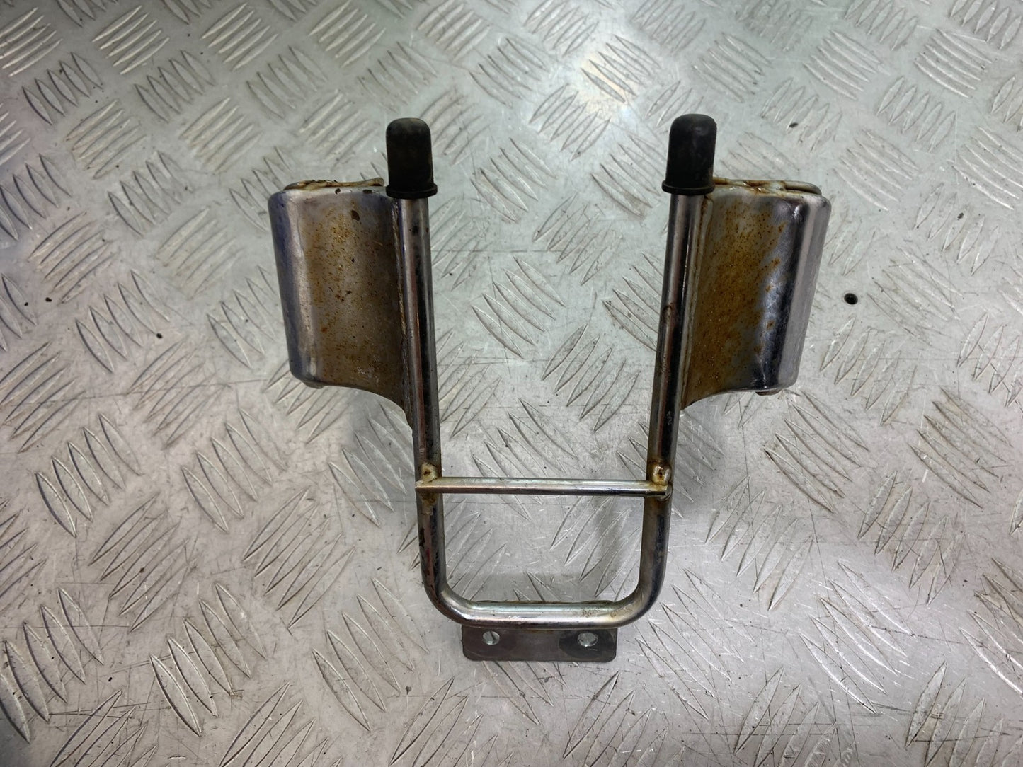 YAMAHA YBR125 CUSTOM HEADLIGHT BRACKET  YEAR 2008-2016 (CMB1192)