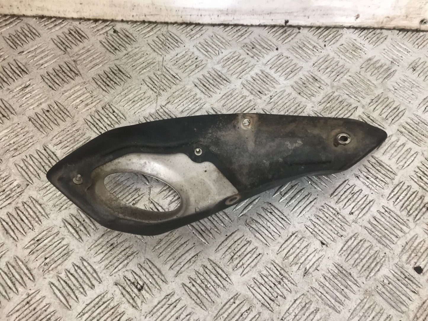 YAMAHA MT09 MT-09 SILENCER COVER  YEAR 2019 (STOCK 730)