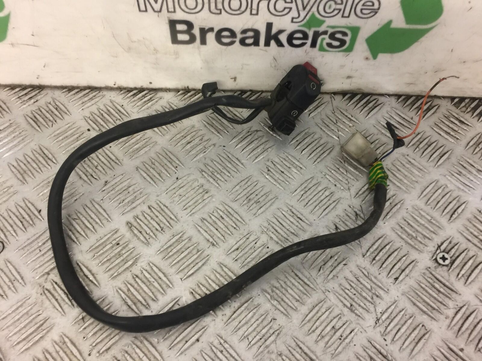 HONDA XL125 VARADERO RIGHT SWITCH GEAR  YEAR 2004 STOCK NO 422