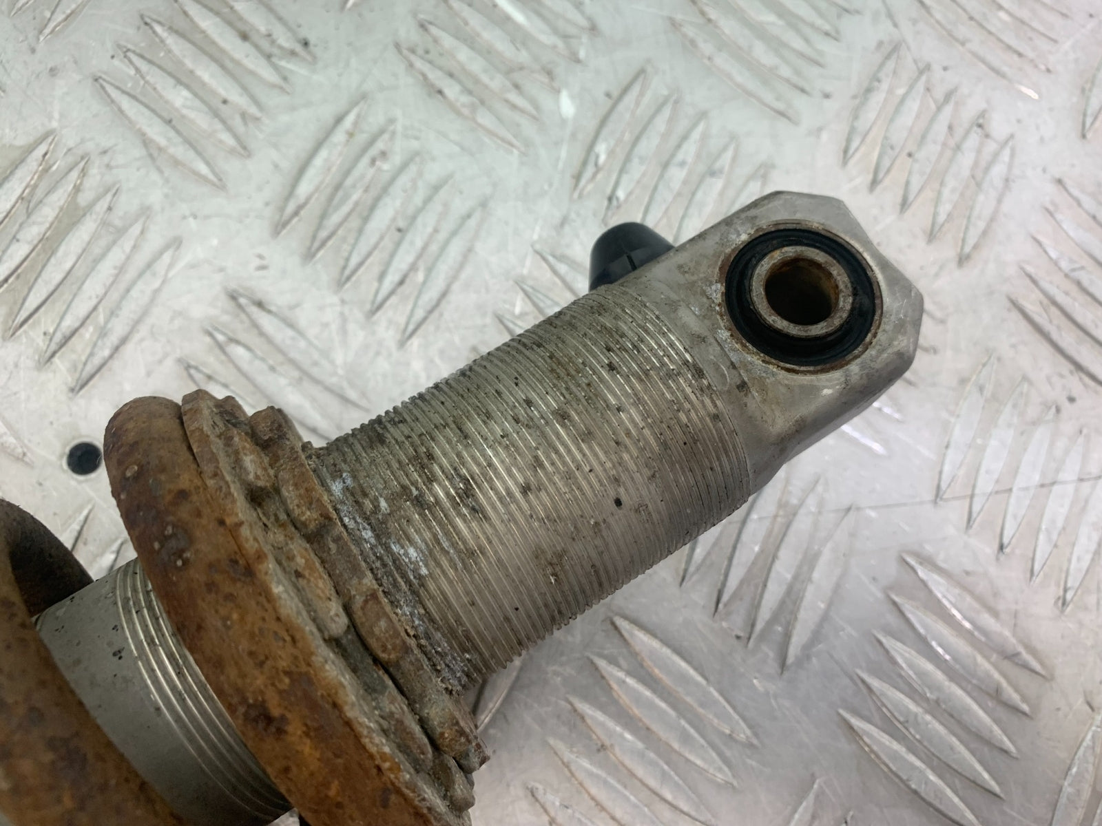 KAWASAKI ZZR1100 D REAR SHOCK    YEAR 1993-2001 (CMB1164)