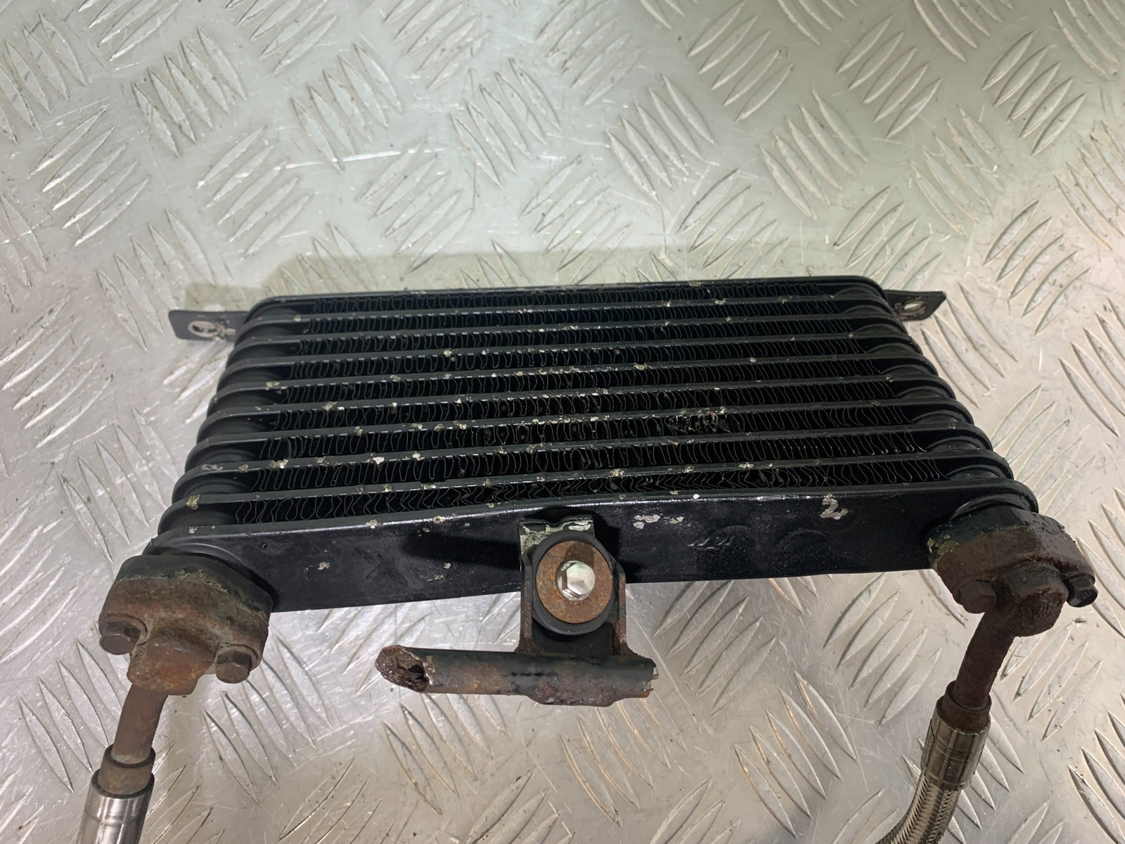 TRIUMPH SPRINT ST 955I OIL COOLER AND LINES YEAR 1999 TO 2004 (CMB1089)