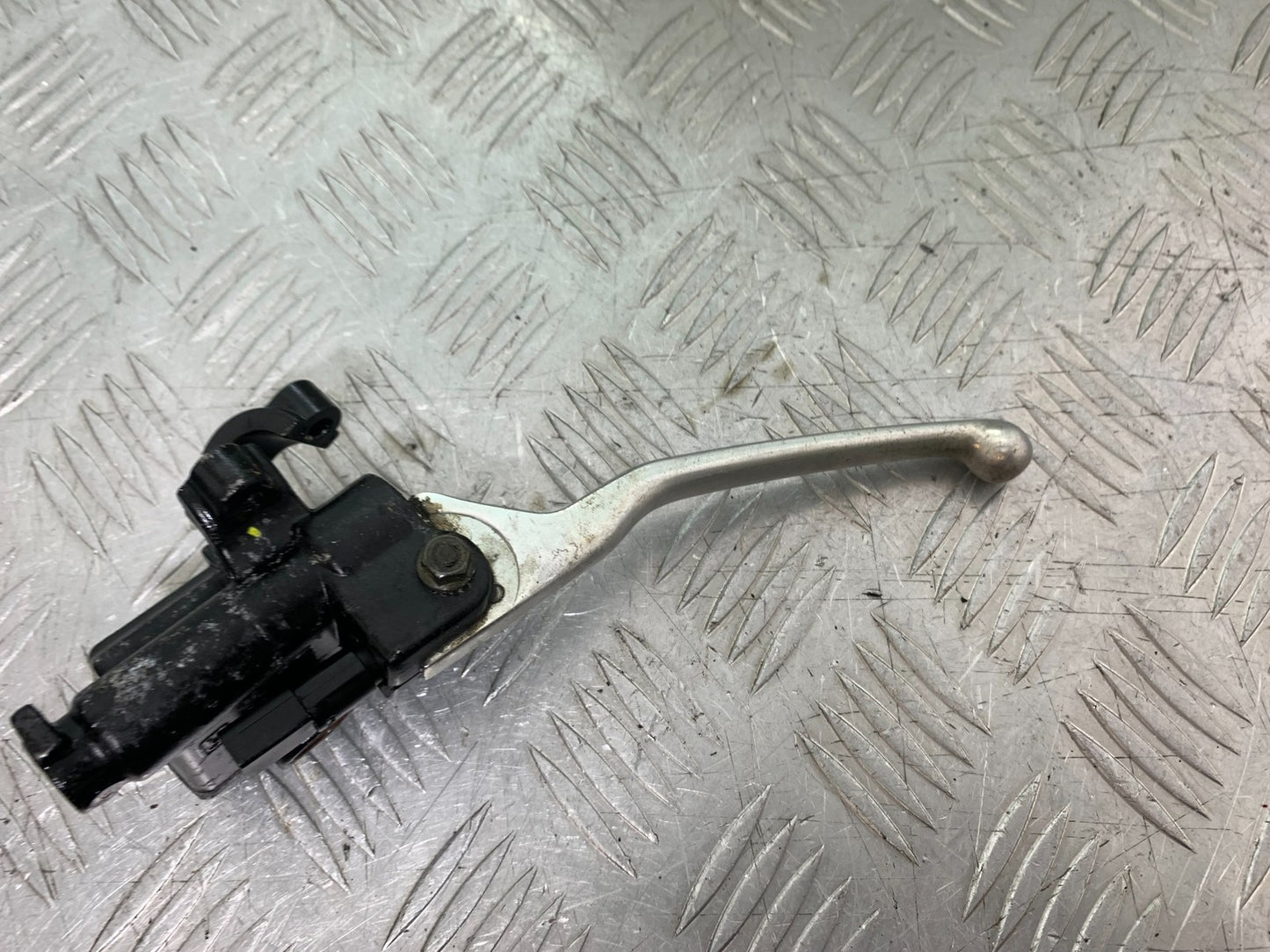 PIAGGIO VESPA GT125 L FRONT MASTER CYLINDER YEAR 2003 (CMB1300)
