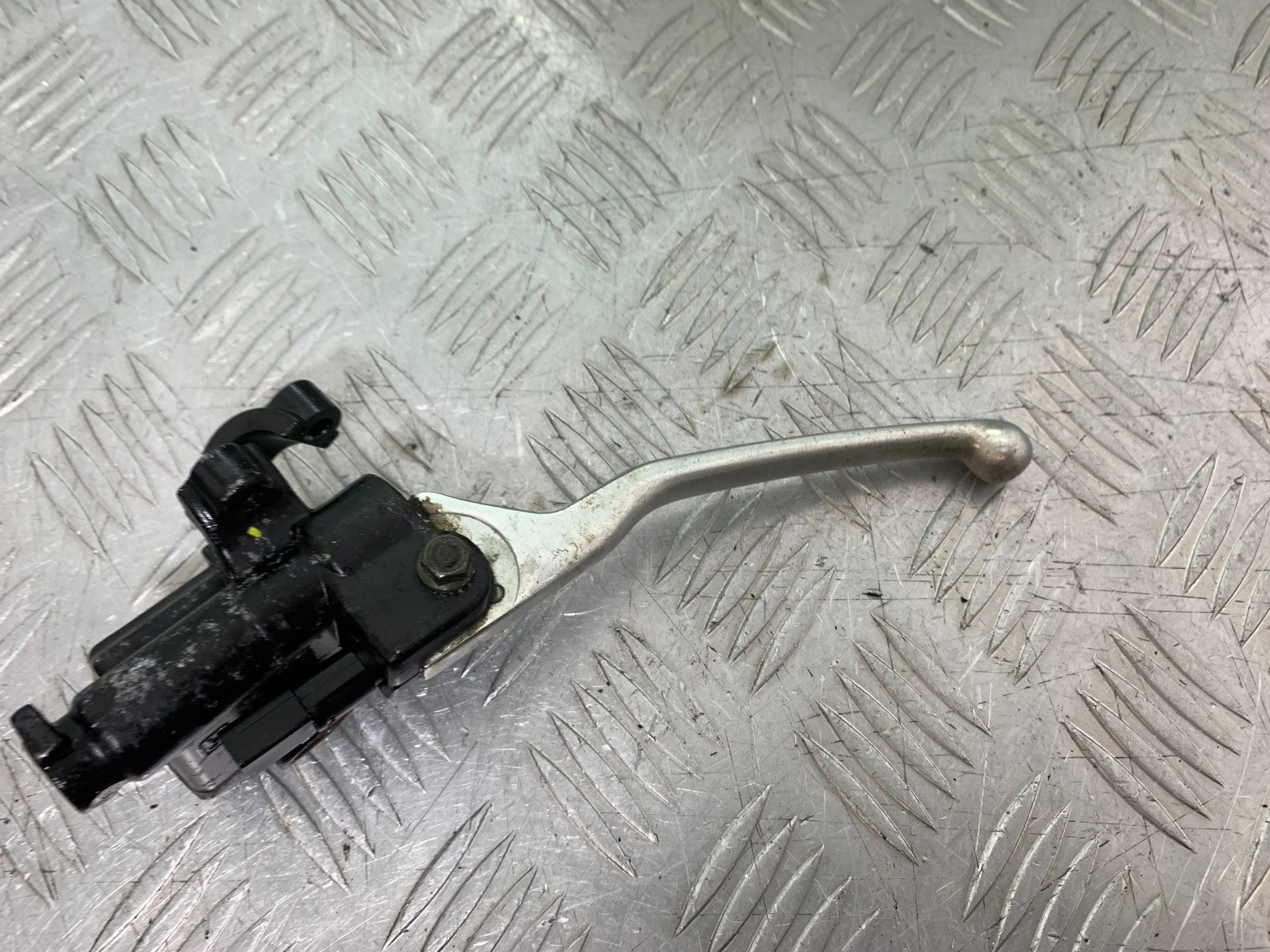 PIAGGIO VESPA GT125 L FRONT MASTER CYLINDER YEAR 2003 (CMB1300)