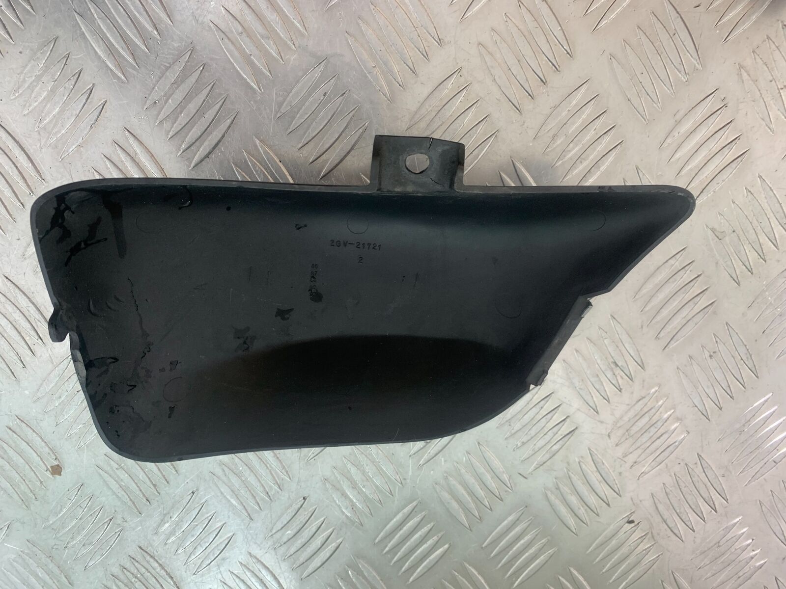 YAMAHA XV535 XV 535 VIRAGO RIGHT SIDE PANEL   YEAR 1994-02 (CMB1044)