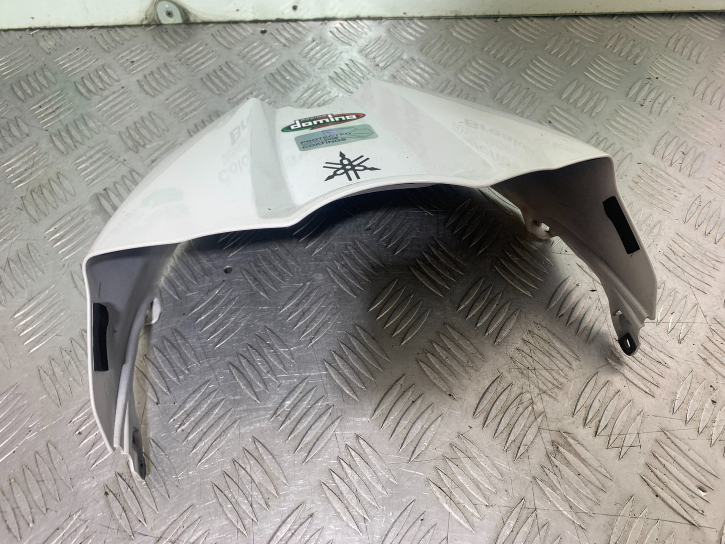YAMAHA YZF R1 14 B BIG BANG PETROL TANK COWL   2009-14 (CMB1175)