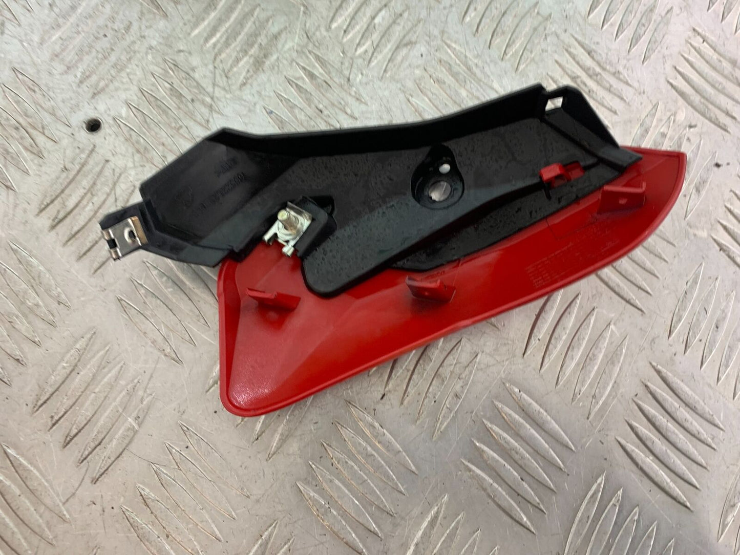 BENELLI BN125 BN 125 RIGHT INDICATOR PANEL    YEAR 2018-2021 (CMB1080)