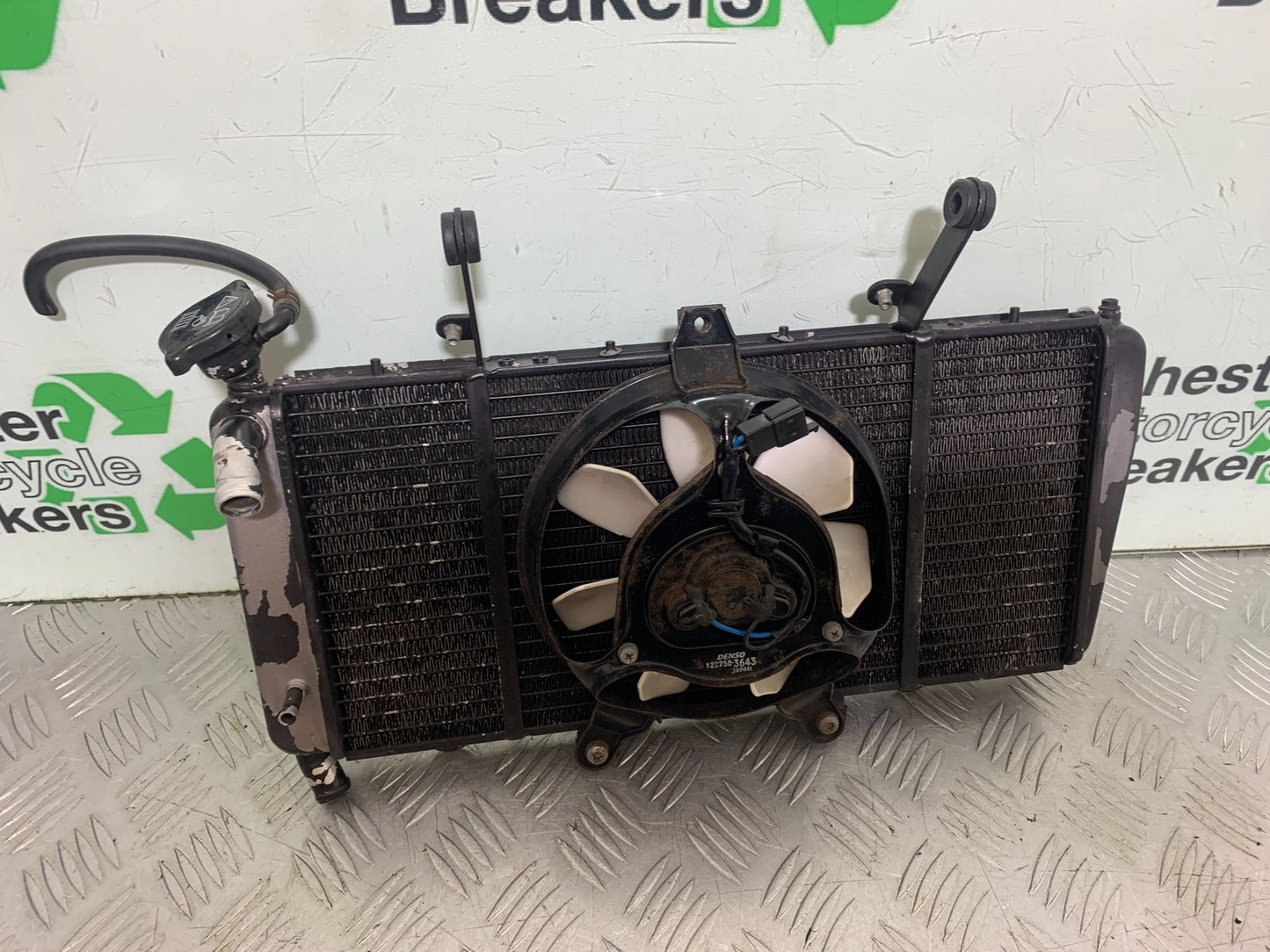 TRIUMPH 1050 SPRINT GT RADIATOR AND FAN YEAR 2010-2016 (CMB1250)