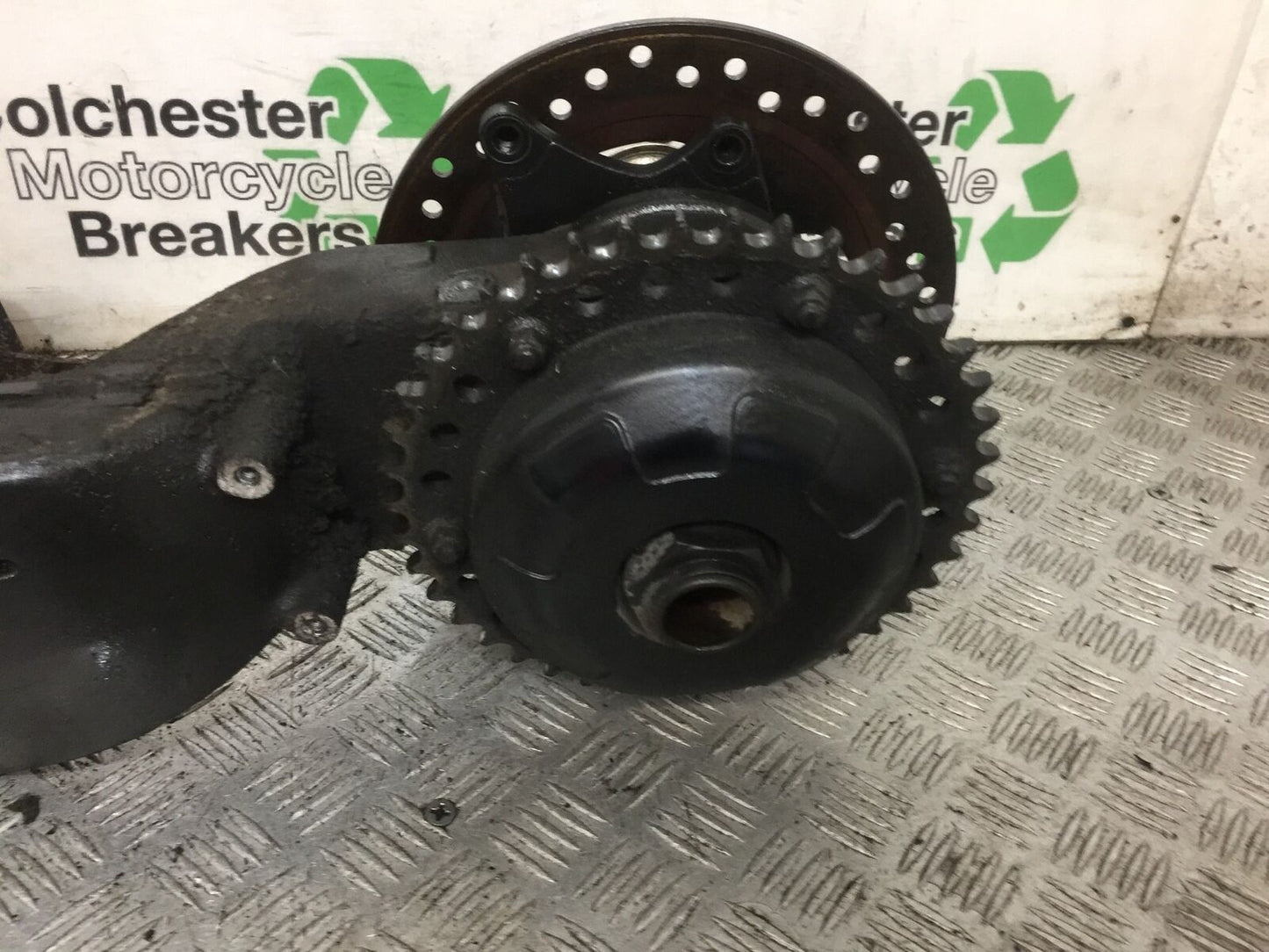 TRIUMPH 1050 SPRINT SWINGARM AND HUB   YEAR 2004-2007 (STOCK 888)
