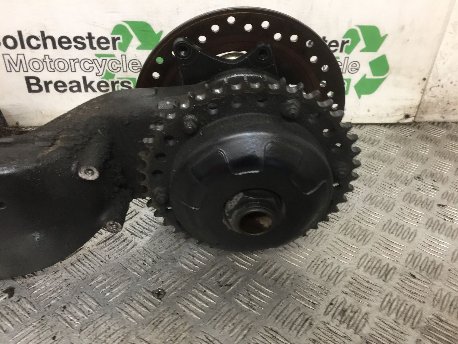 TRIUMPH 1050 SPRINT SWINGARM AND HUB   YEAR 2004-2007 (STOCK 888)