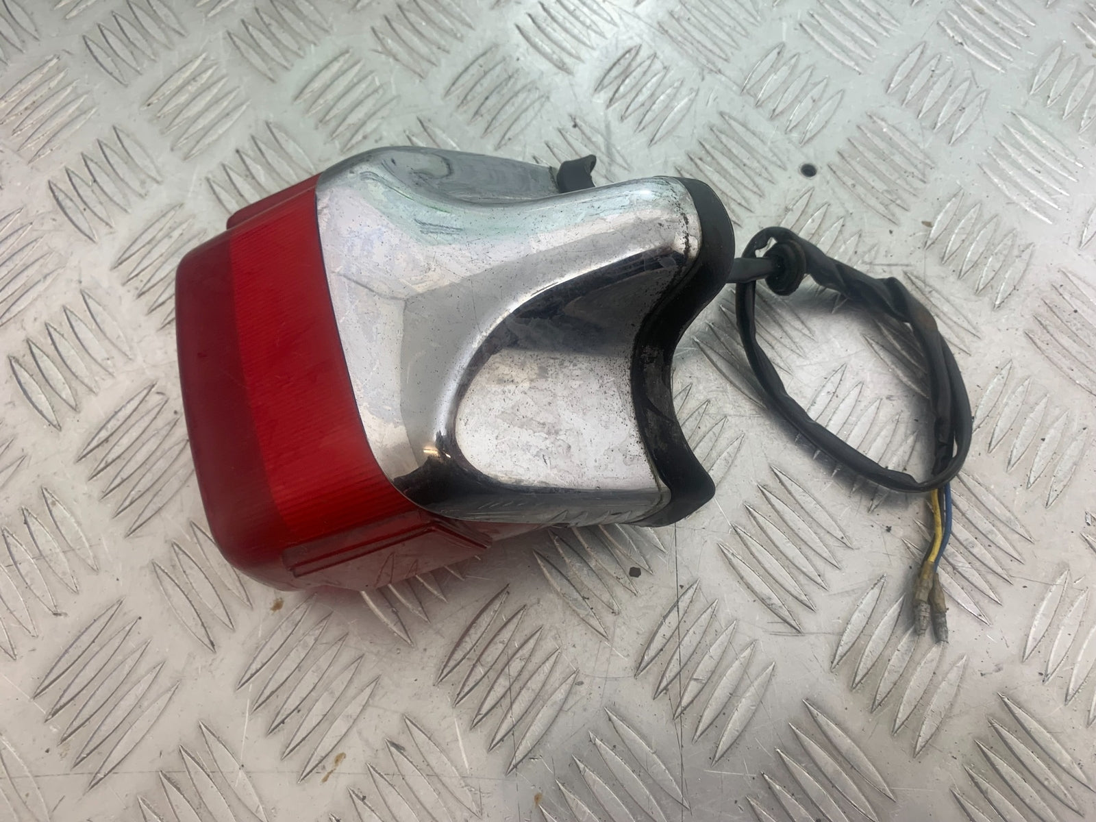 YAMAHA XV535 XV 535 VIRAGO REAR LIGHT   YEAR 1994-02 (CMB1139)