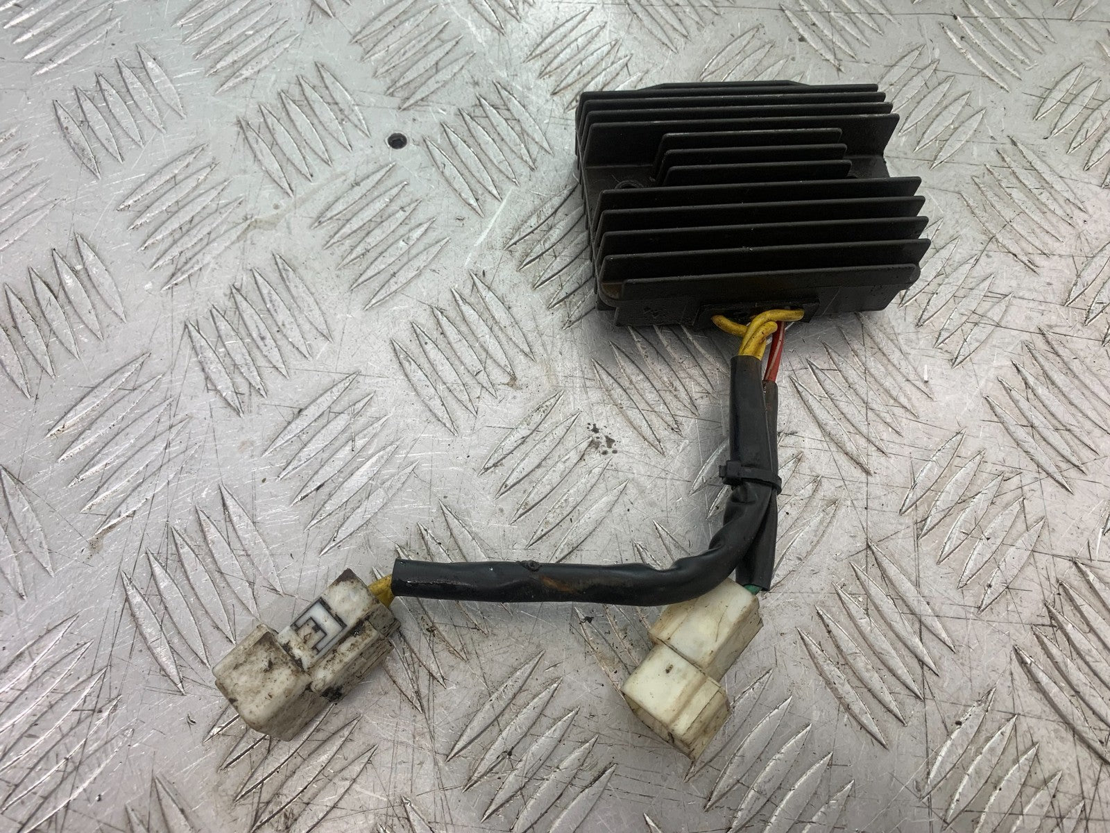 PIAGGIO VESPA GTS 125 REGULATOR  YEAR 2009-2014  (CMB1261)