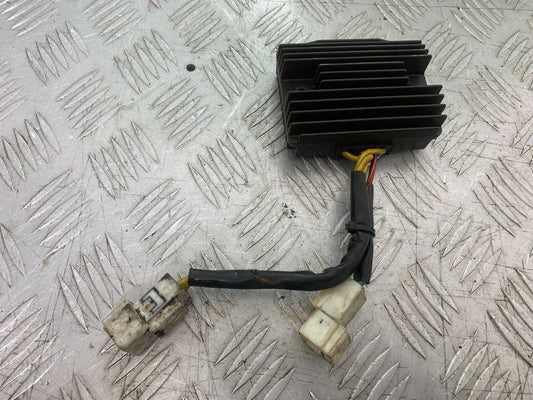 PIAGGIO VESPA GTS 125 REGULATOR  YEAR 2009-2014  (CMB1261)