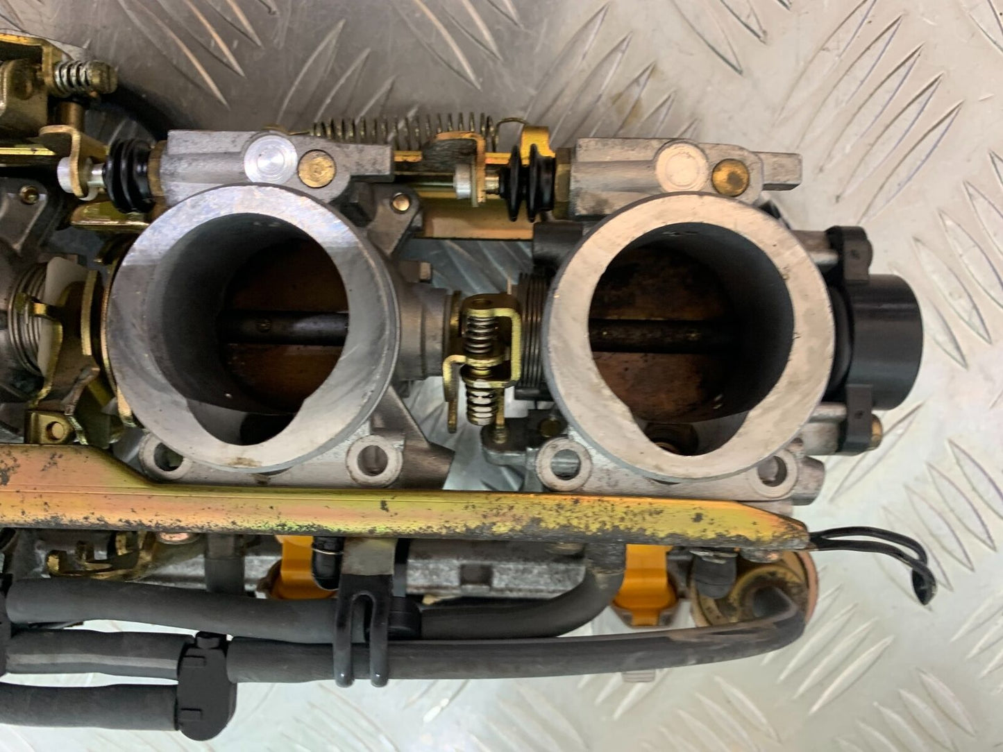 YAMAHA FJR1300 FJR 1300 THROTTLE BODIES  YEAR 2001-05 (CMB1005)