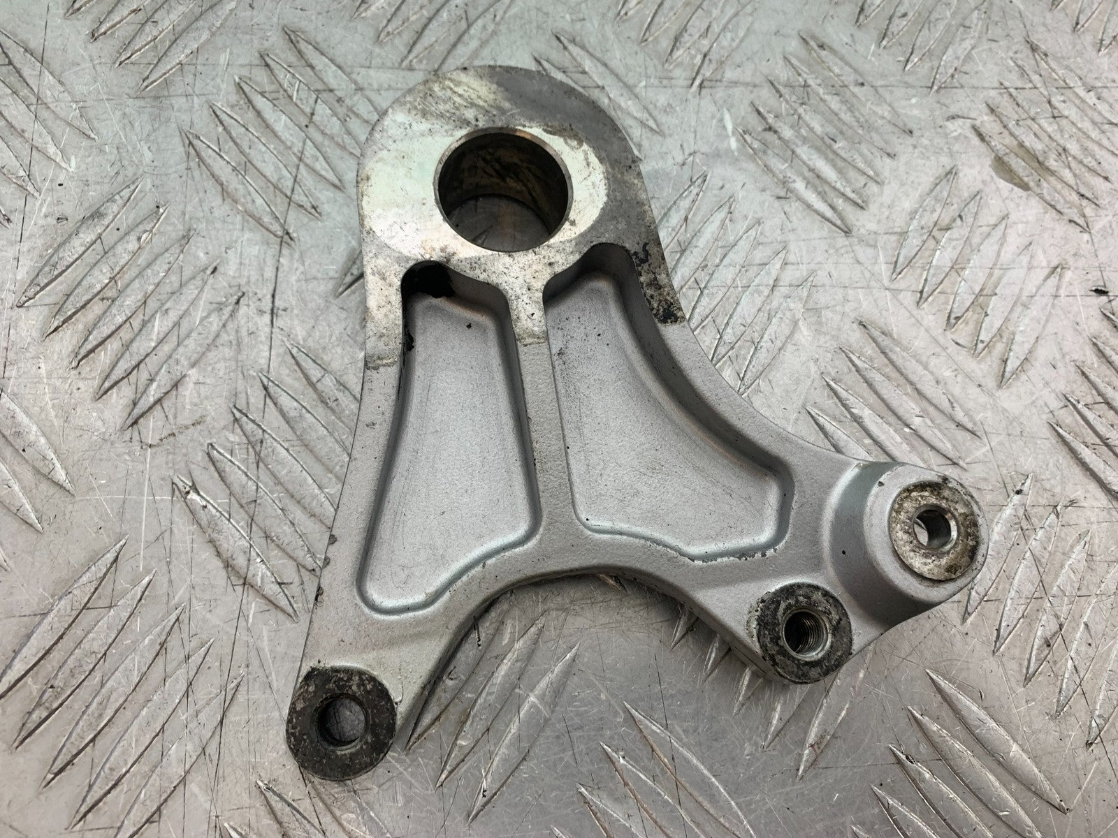 YAMAHA FZS1000 FAZER REAR CALIPER BRACKET   YEAR 2001-05 (CMB1275)