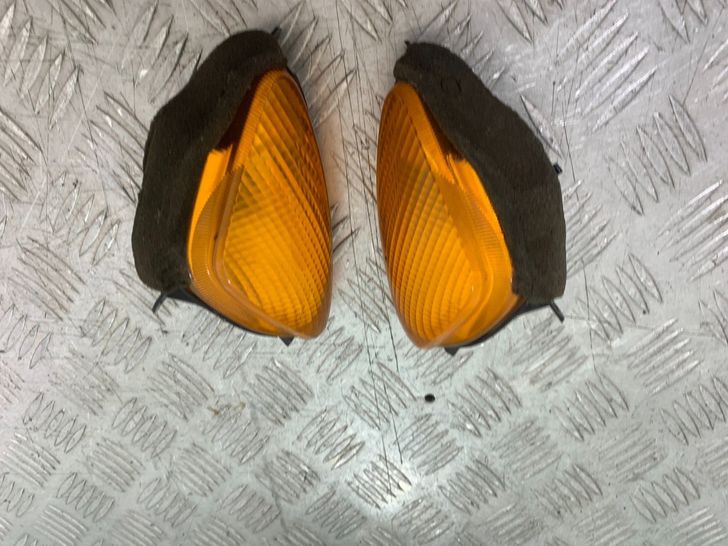 HONDA NT650 V DEAUVILLE FRONT INDICATORS  YEAR 1998-01(CMB1320)