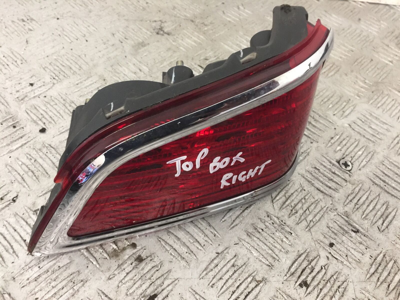HONDA GL1800 GL 1800 RIGHT TOP BOX LIGHT  YEAR 2004-10 ABS (STOCK 890)