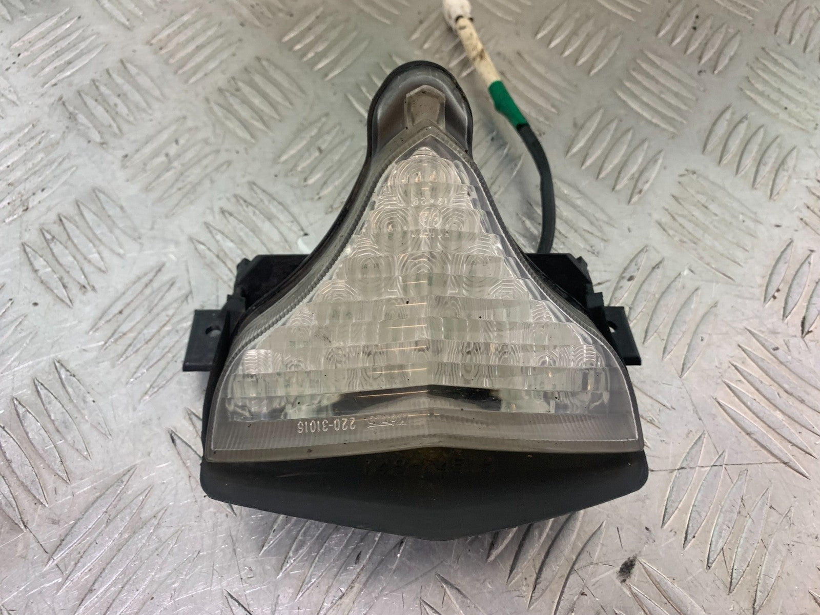 YAMAHA YZF R1 14 B BIG BANG REAR LIGHT   2009-14 (CMB1175)