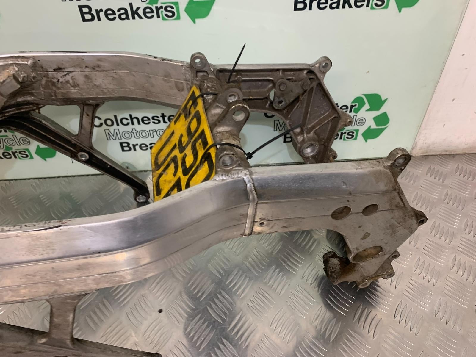 HONDA CBR 400 NC23 TRI-ARM FRAME AND REG  YEAR YEAR 1987-89 (STOCK 969)