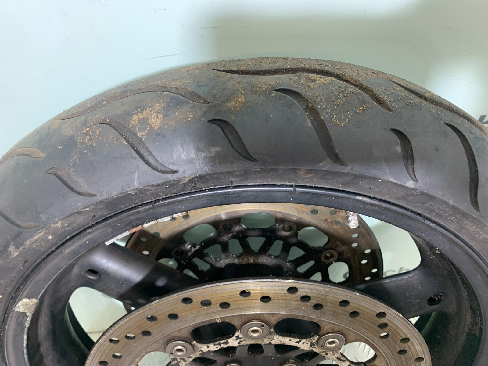 TRIUMPH T509 SPEED TRIPLE FRONT WHEEL  YEAR 1997-1998 (CMB1144)