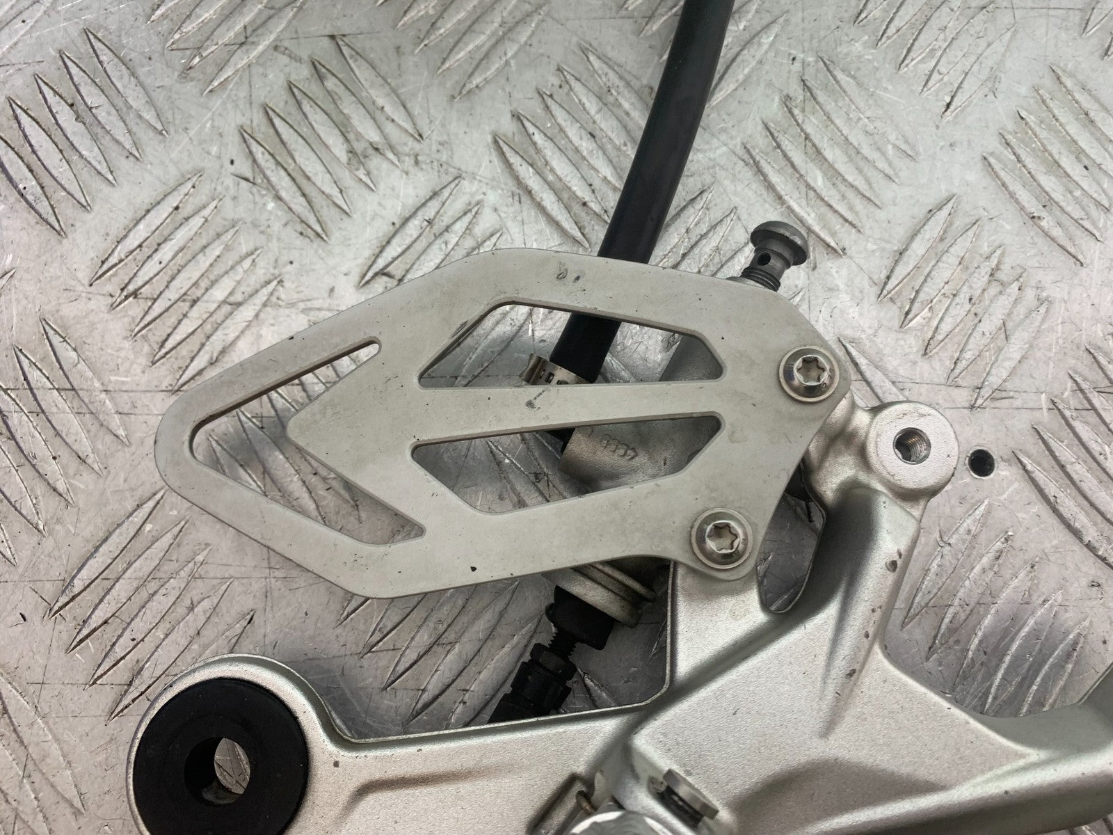 BMW S1000 RR FRONT RIGHT HANGER PEDAL AND PEG  YEAR 2015-2018 (CMB1246)