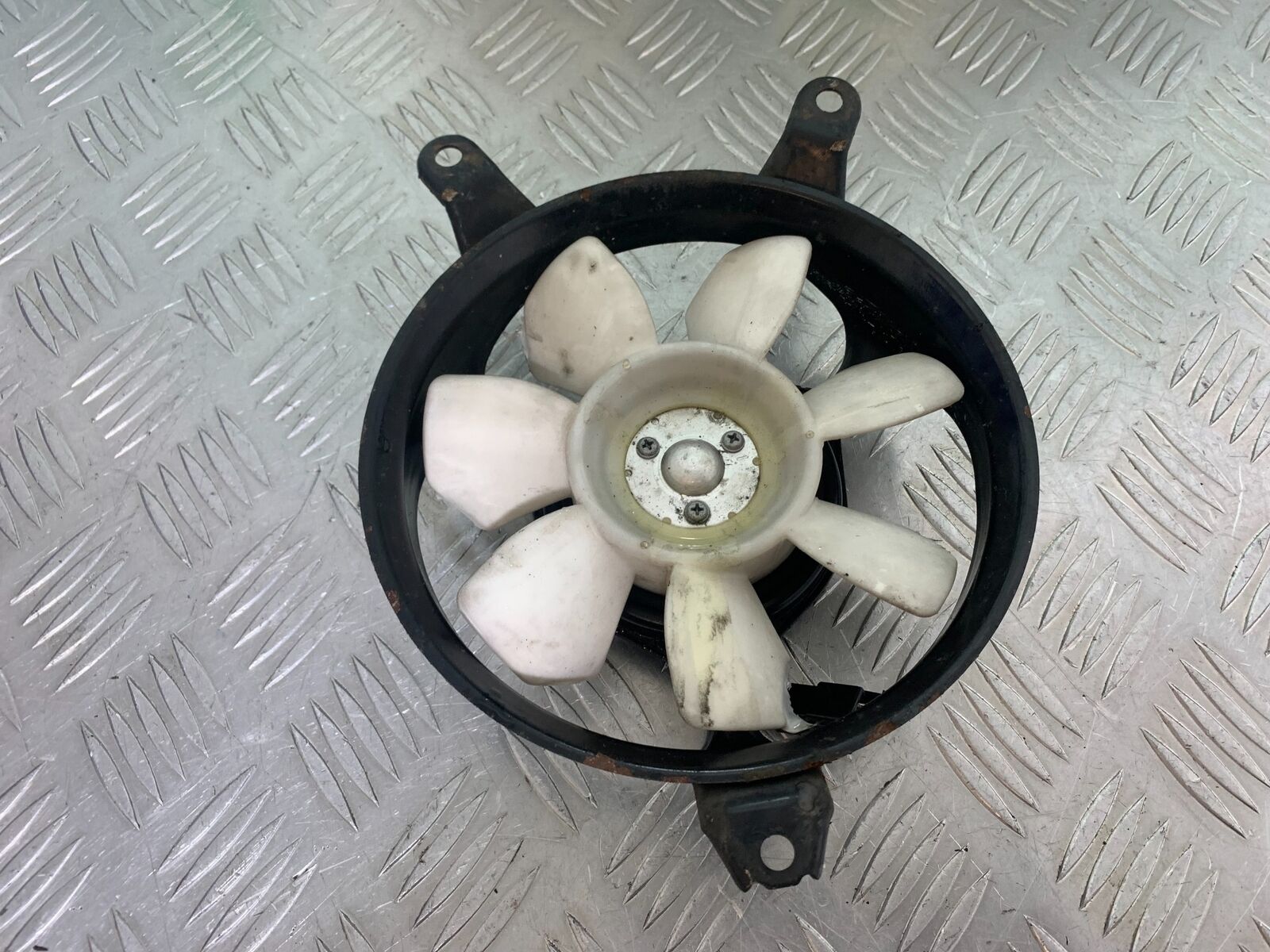 TRIUMPH 1050 SPRINT ST RADIATOR FAN  YEAR 2004-2007 (CMB1089)