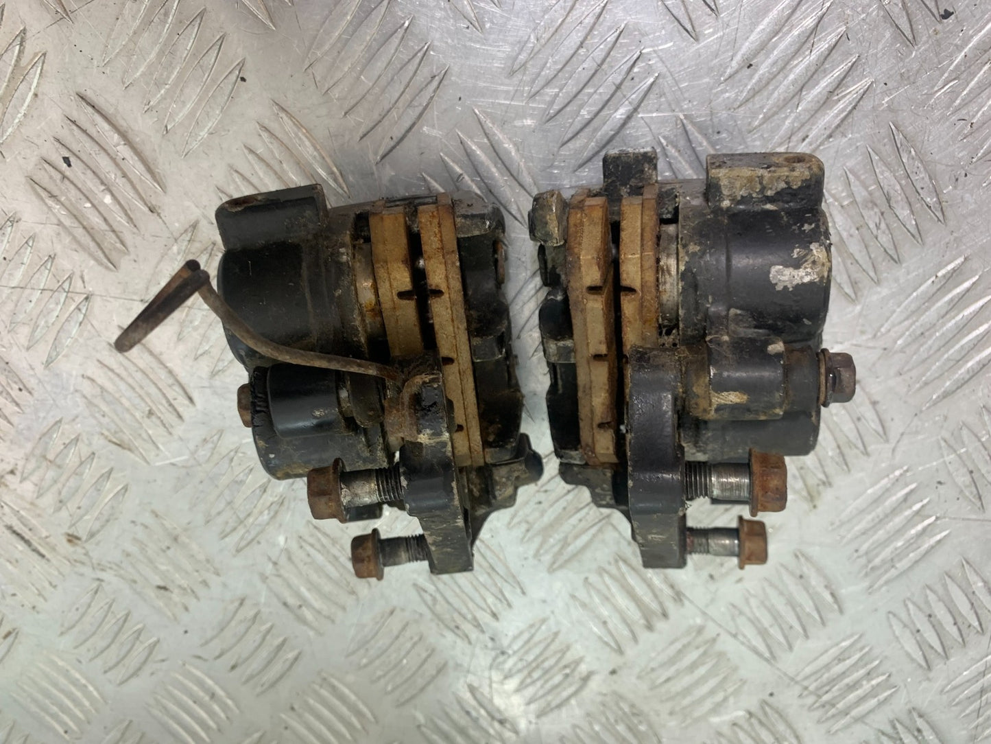 HONDA GL500 GL 500 SILVERWING FRONT BRAKE CALIPERS YEAR 1981-82 (CMB1168)