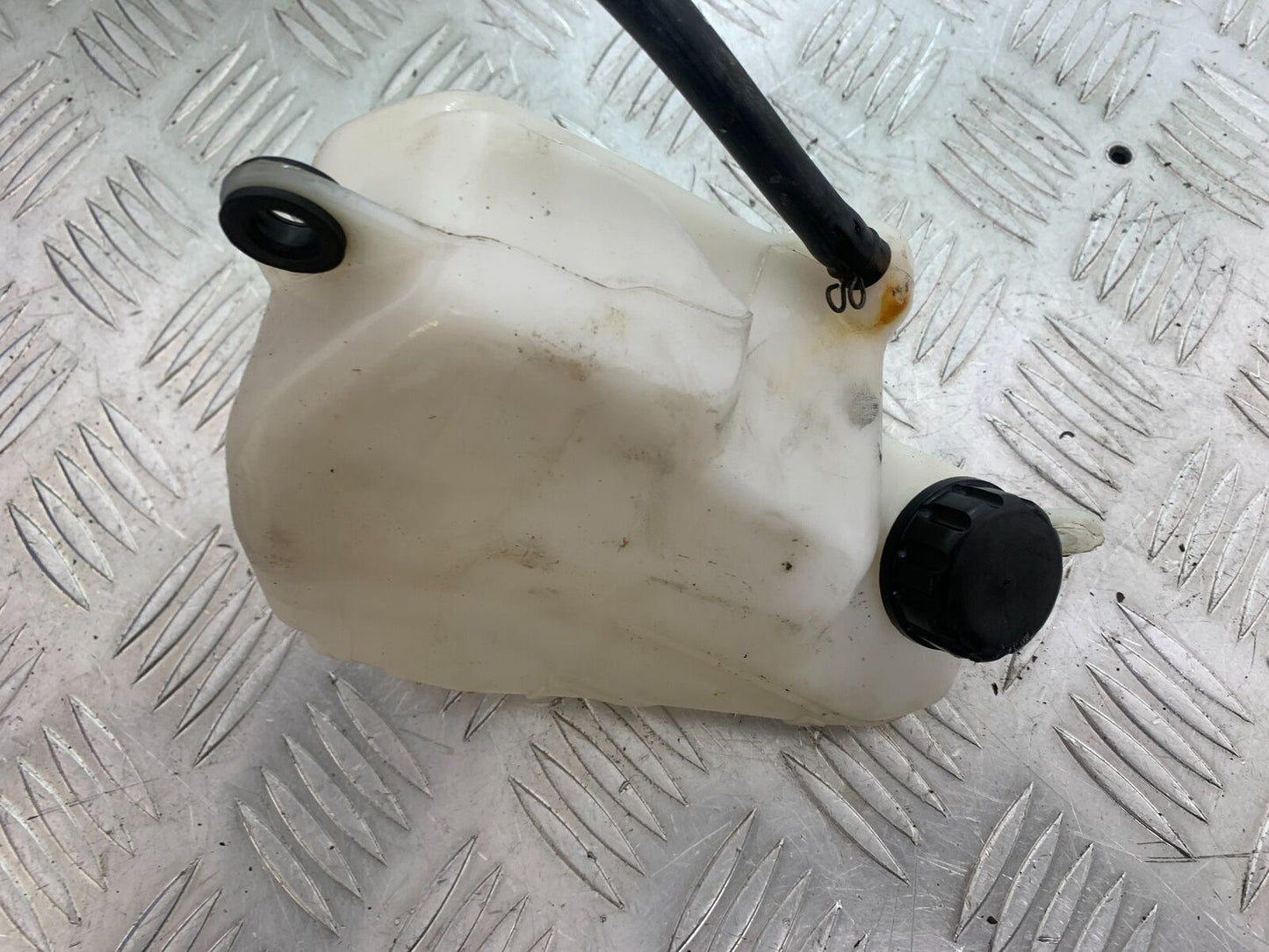 KAWASAKI Z750 Z 750 COOLANT BOTTLE  YEAR 2004-2006  (CMB1104)