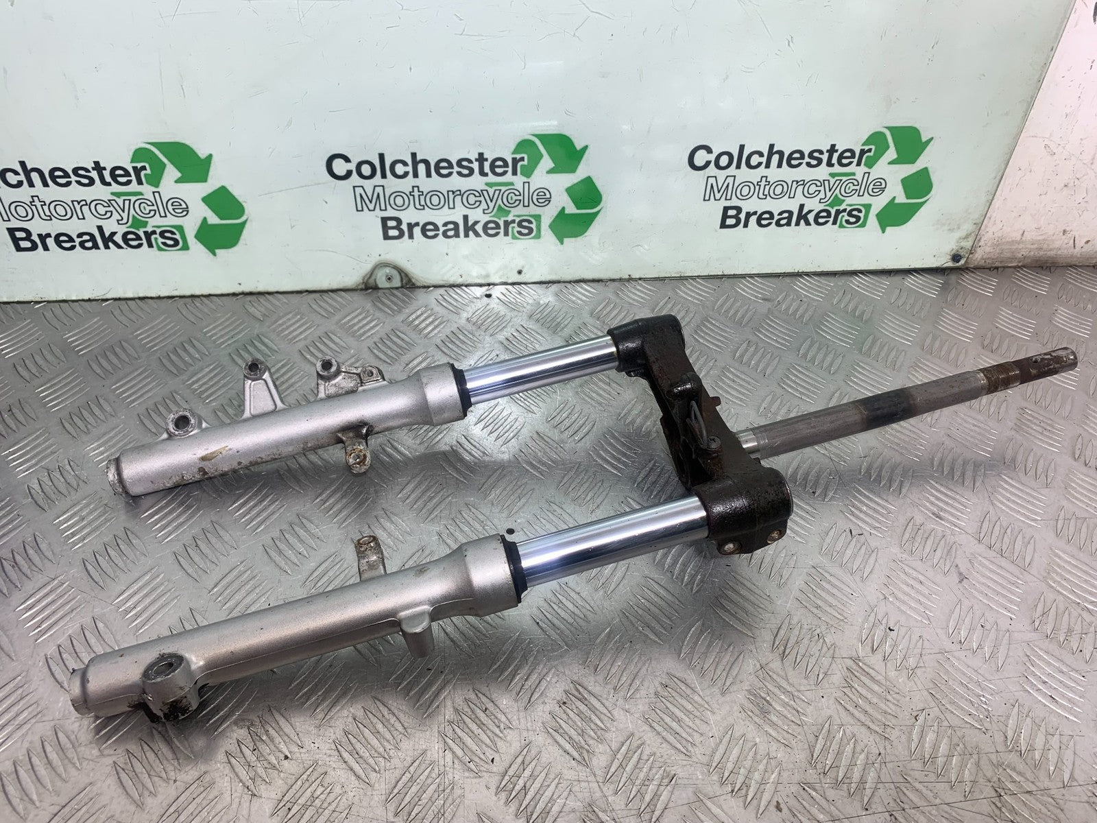 SUZUKI AN 200 UH 200 FORKS AND YOKE  YEAR 2007-2009 (CMB1256)