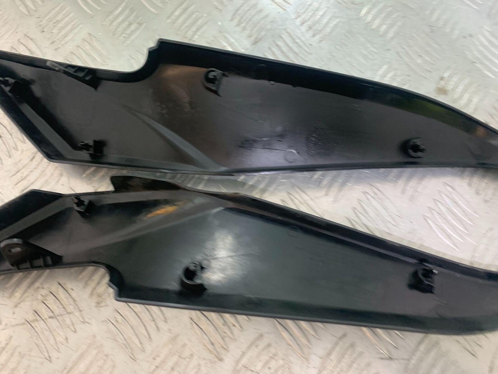 KAWASAKI ER6 F LEFT AND RIGHT LOWER TANK PANELS YEAR 2005-2008 (CMB1098)