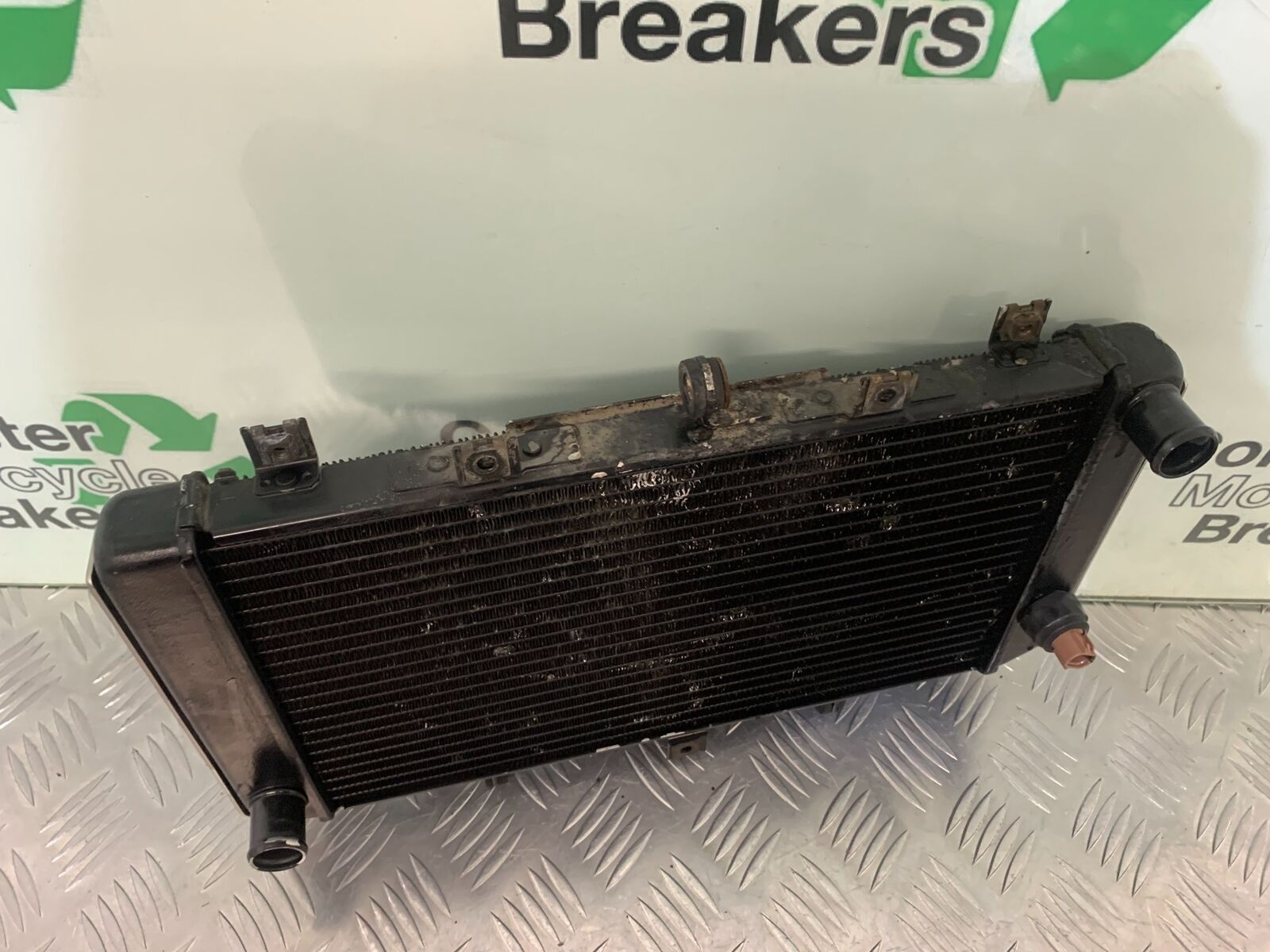 KAWASAKI Z750 Z 750 RADIATOR  YEAR 2004-2006  (STOCK 963)
