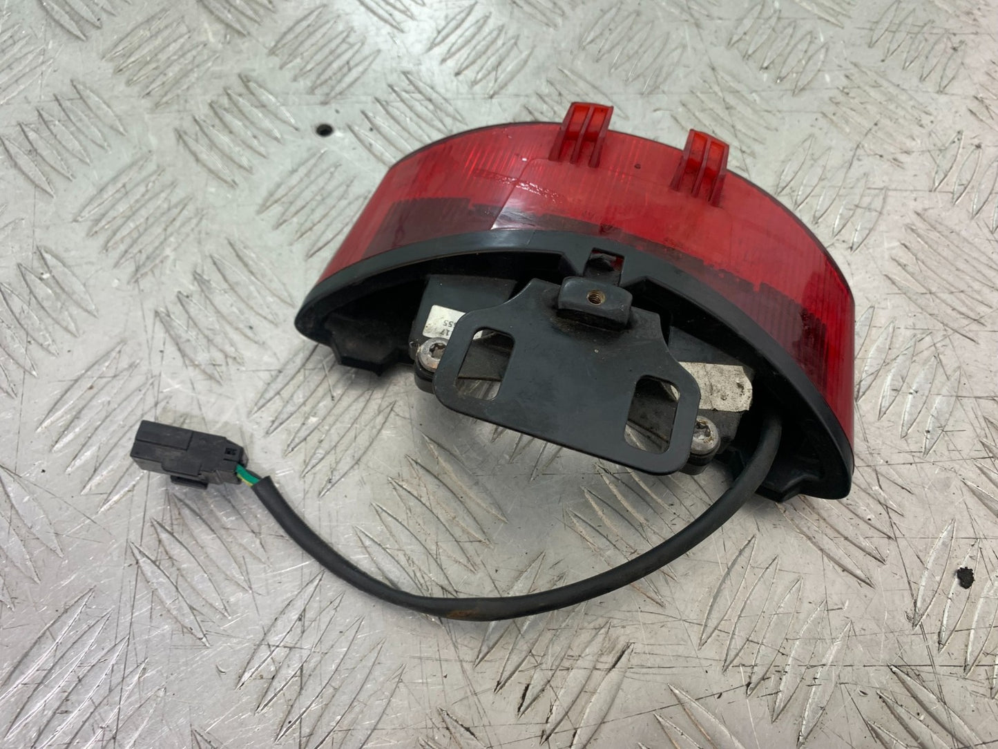 TRIUMPH 1050 SPRINT GT REAR LIGHT  YEAR 2010-2016 (CMB1250)