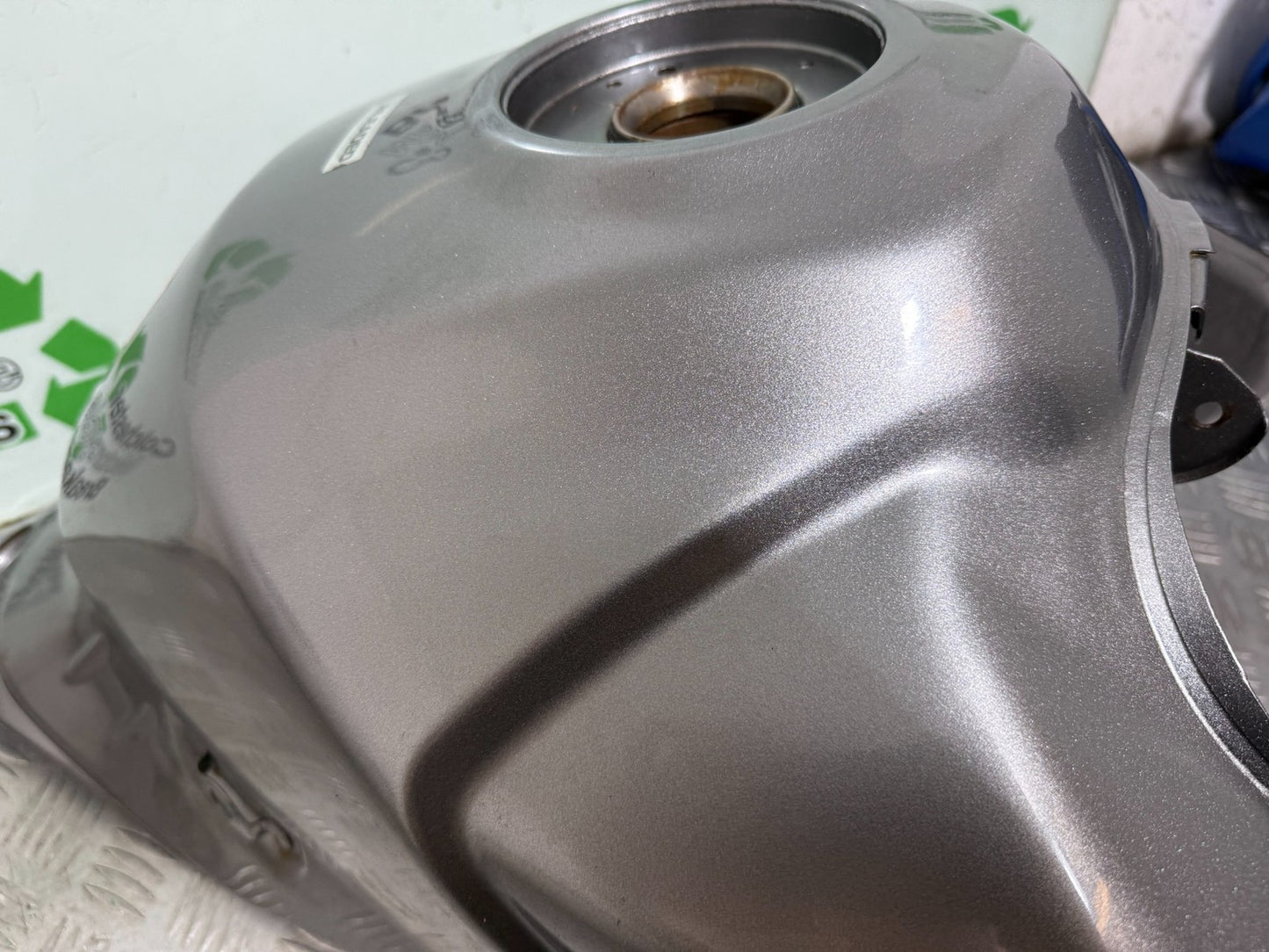 SUZUKI DL1000 DL 1000 V STORM FUEL PETROL TANK YEAR 2002 - 2008