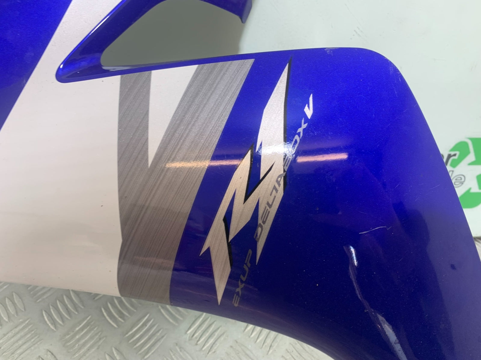 YAMAHA YZF R1 LEFT FAIRING PANEL YEAR 2004-2006 (CMB1155)