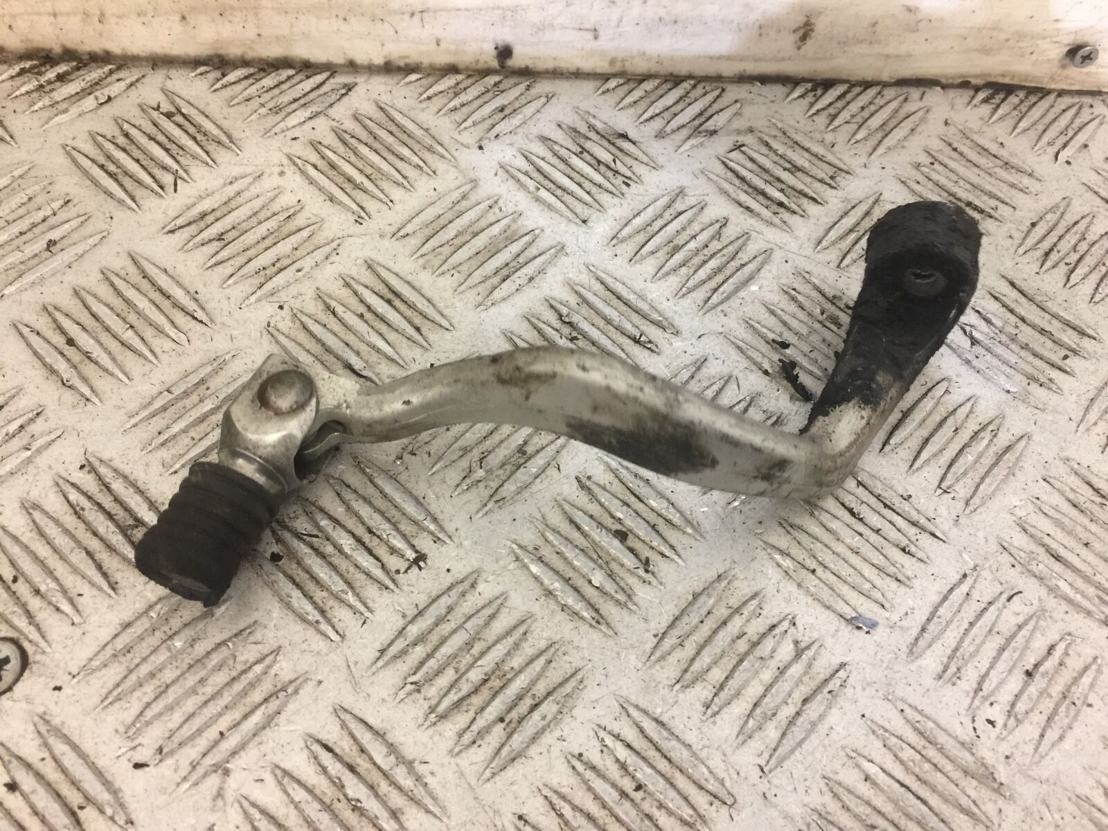 KTM 990 SUPERMOTO GEAR LEVER YEAR 2008 (STOCK 662)