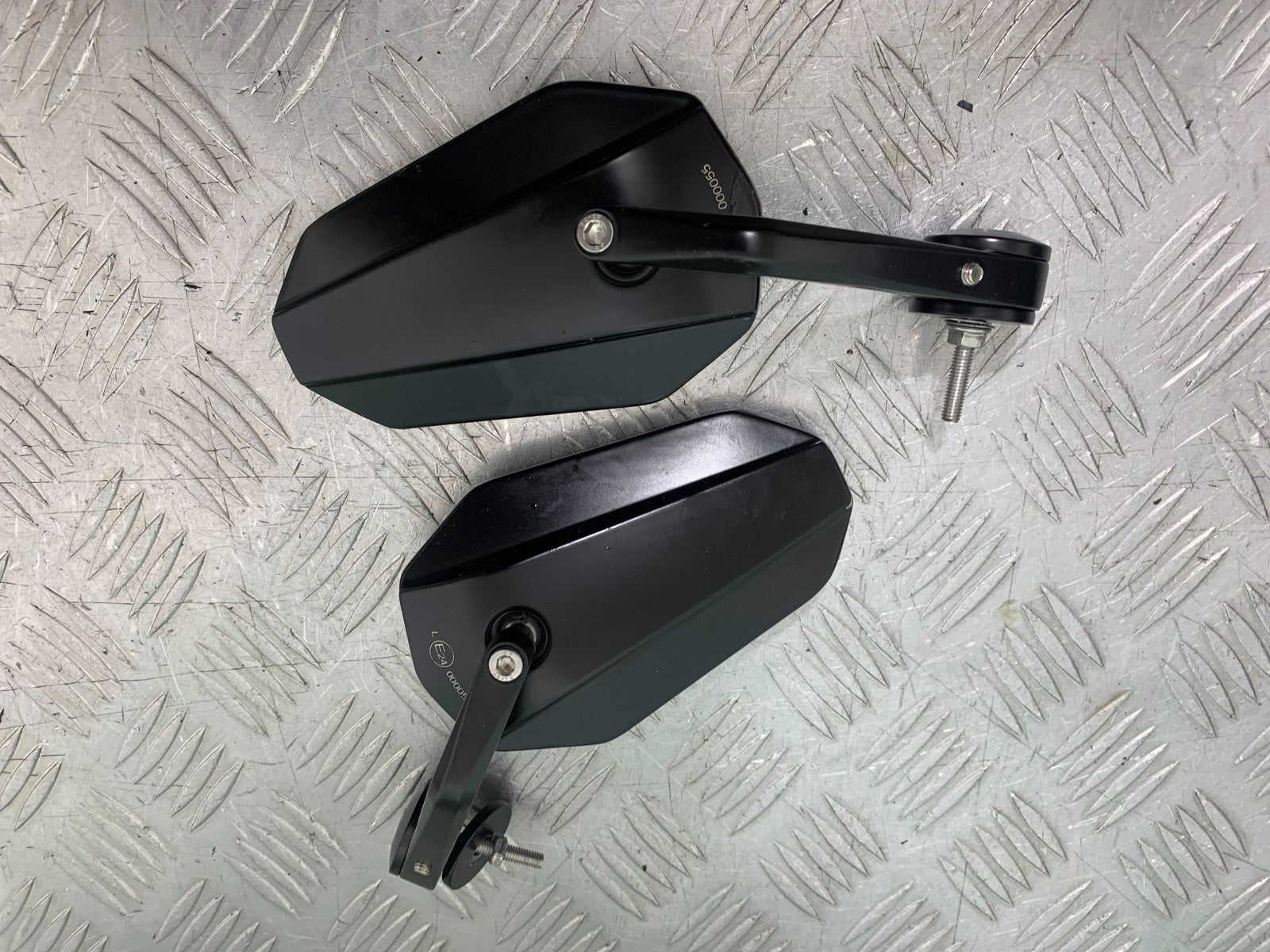 TRIUMPH 675 STREET TRIPLE RX HANDLEBAR MIRRORS   2015- 2017 (CMB1299)