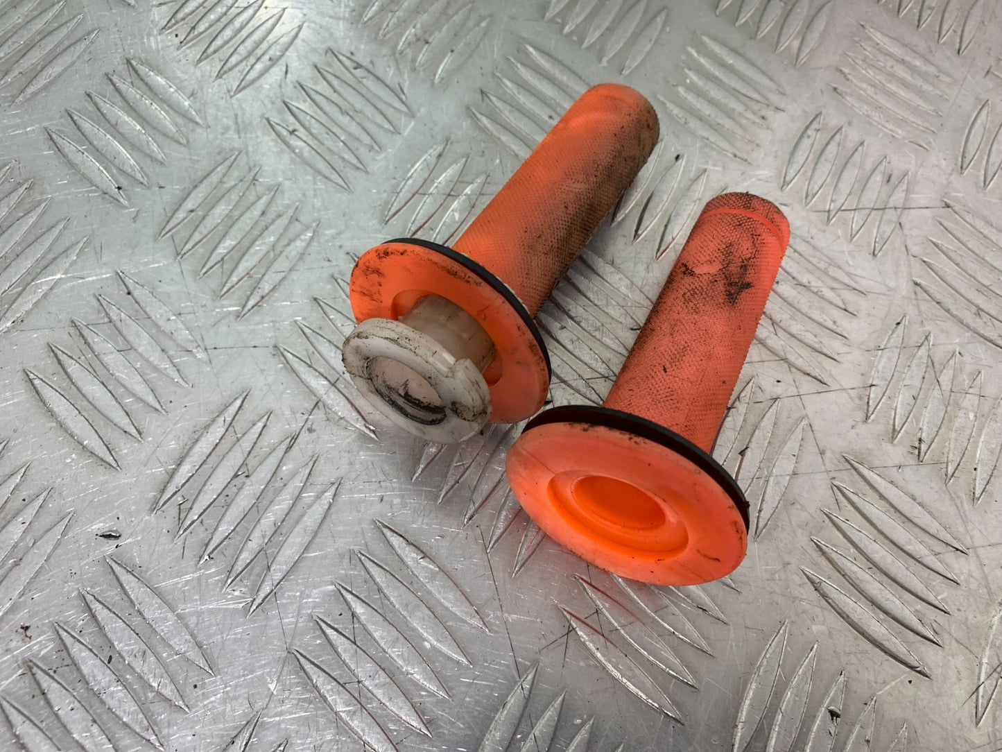QINGQI QM125 GY-2B THROTTLE TWIST GRIP  YEAR 2016 (CMB1228)
