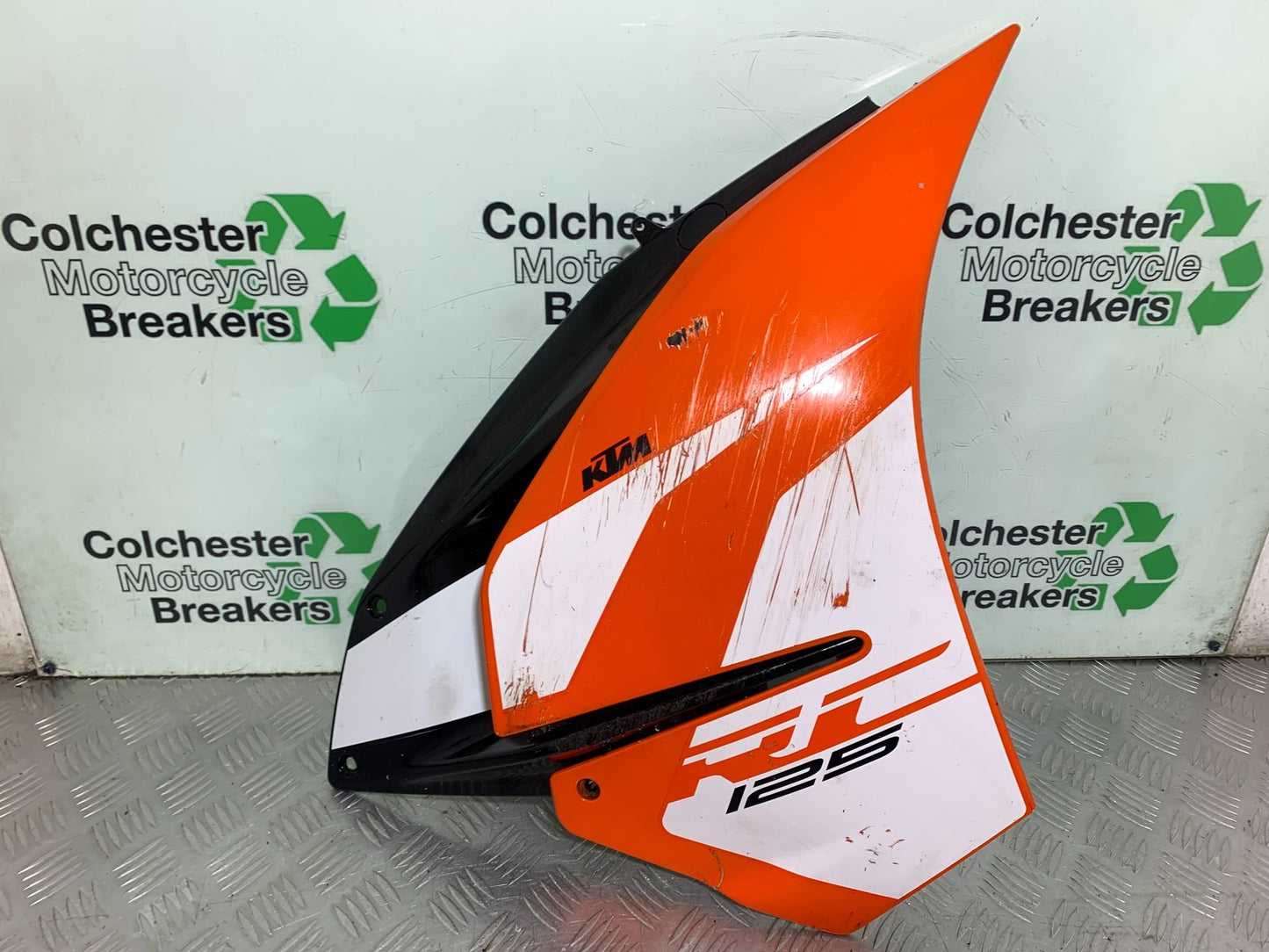 KTM RC125 RC 125 RIGHT FAIRING PANEL  YEAR 2017-2022 (CMB 1244)