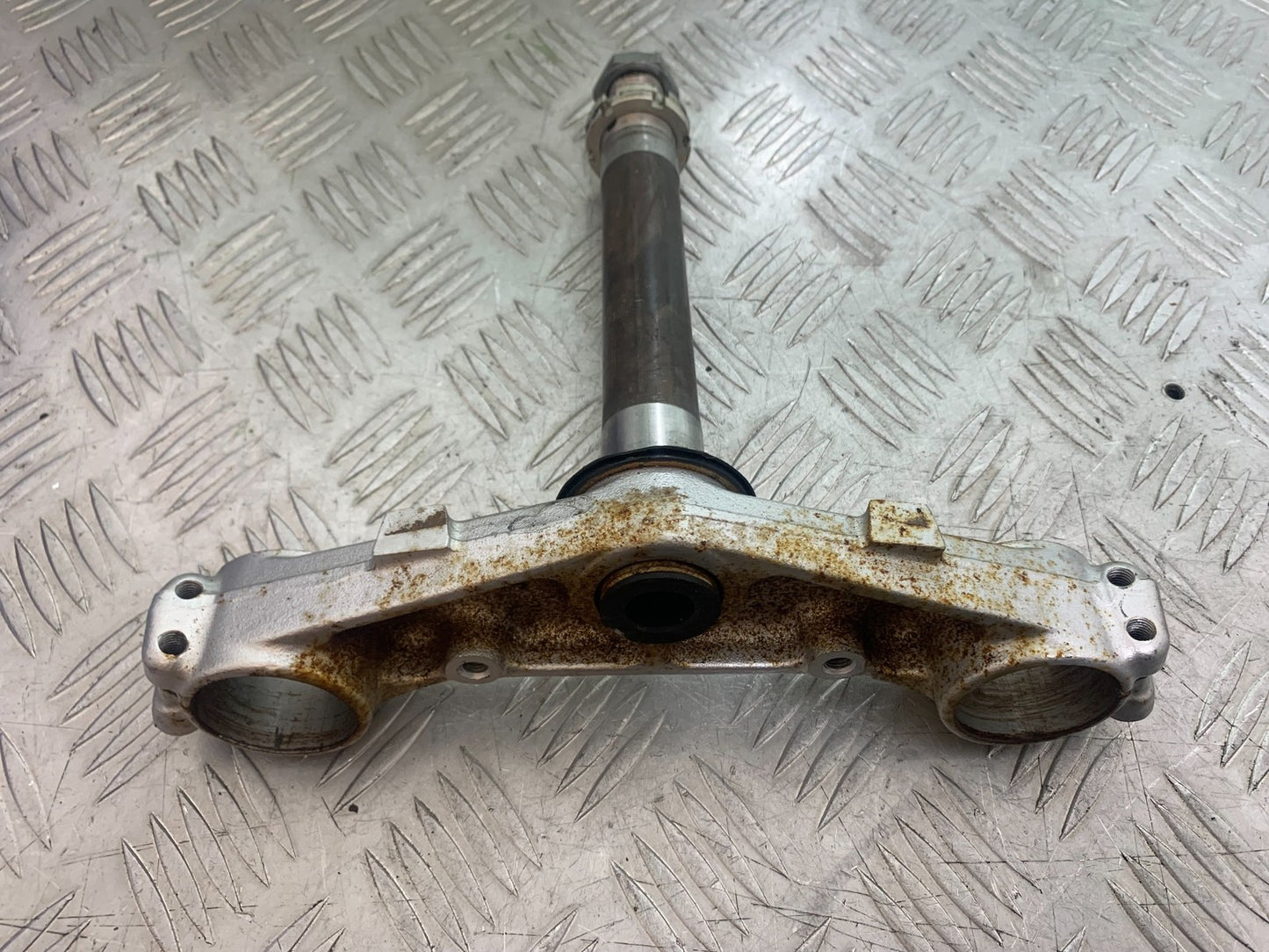 SUZUKI GSR600 GSR 600 BOTTOM YOKE   2006-2010 (CMB1177)