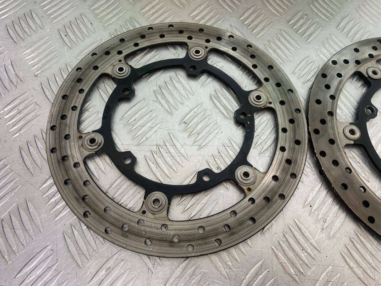 YAMAHA YZF R7 FRONT BRAKE DISCS YEAR 2022-2025 (CMB1255)