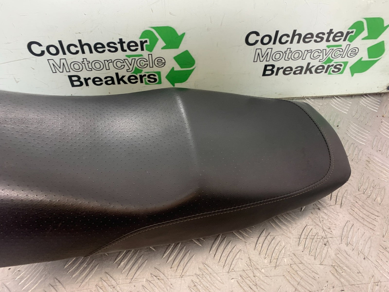 YAMAHA YBR125 YBR 125 SEAT  YEAR 2010-2017 (CMB1252)