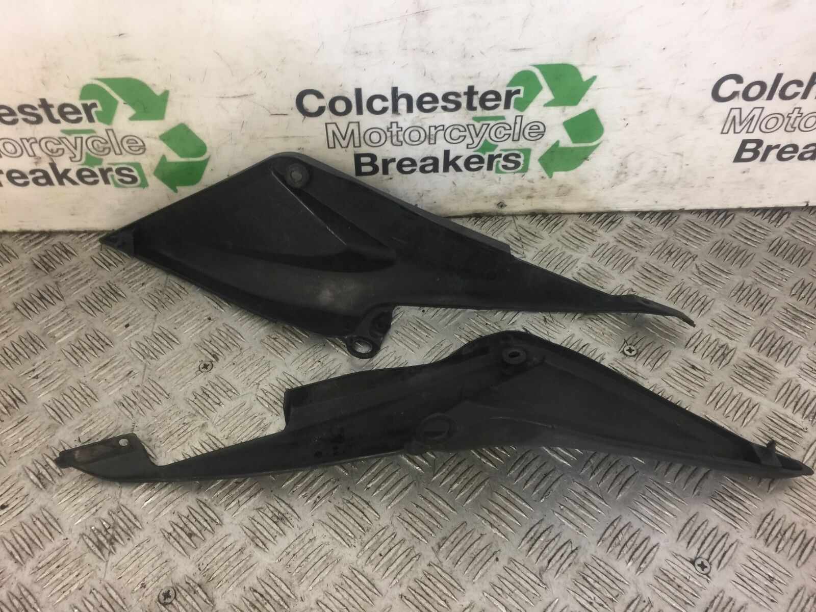 HONDA CBR600 RR CBR 600 RR LEFT & RIGHT SIDE INFILLS  YEAR 2006 (STOCK 489)