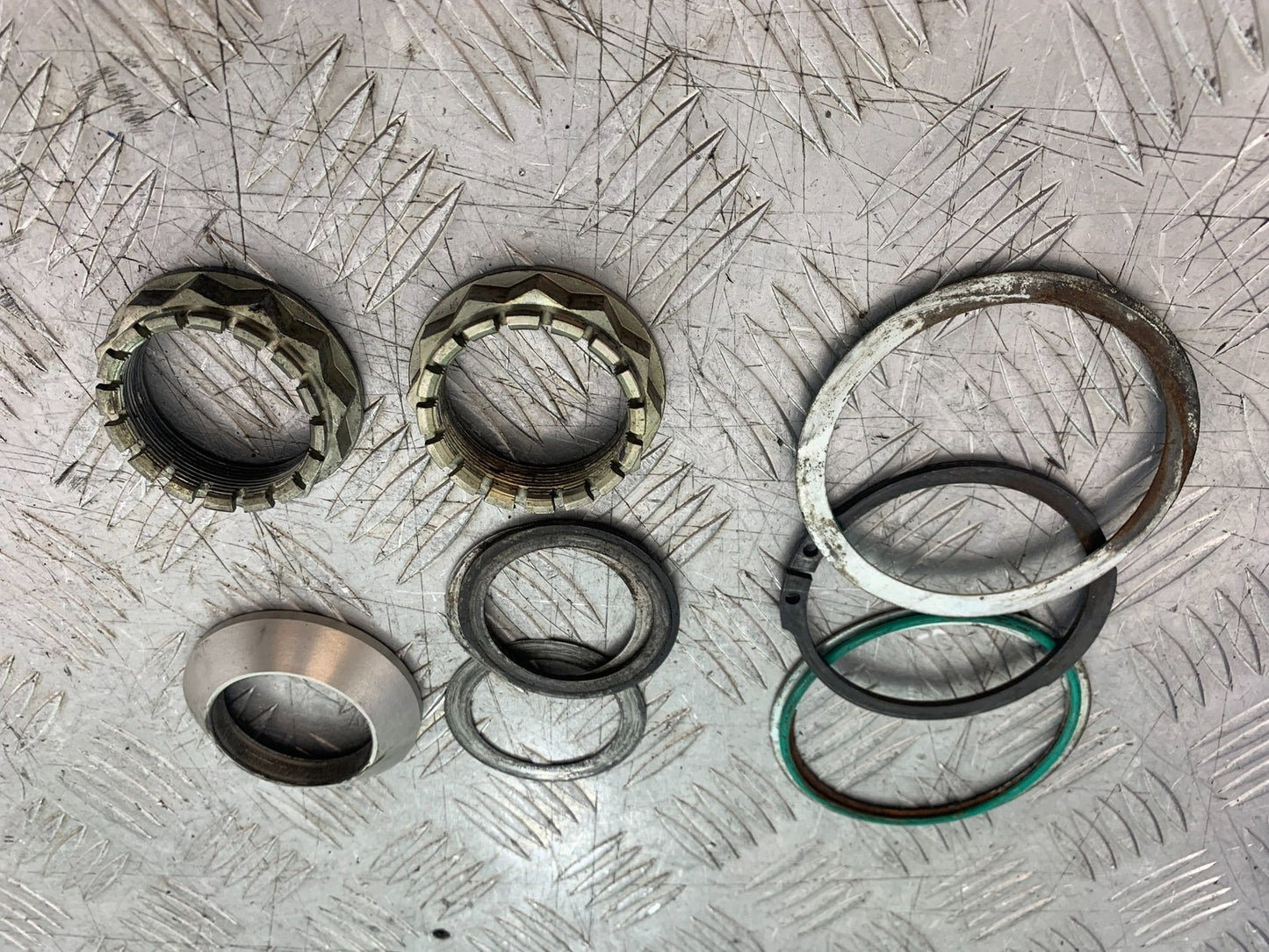 DUCATI 1198 S REAR WHEEL SPINDLE NUTS AND SPACERS   YEAR 2009-2011 (CMB1219)