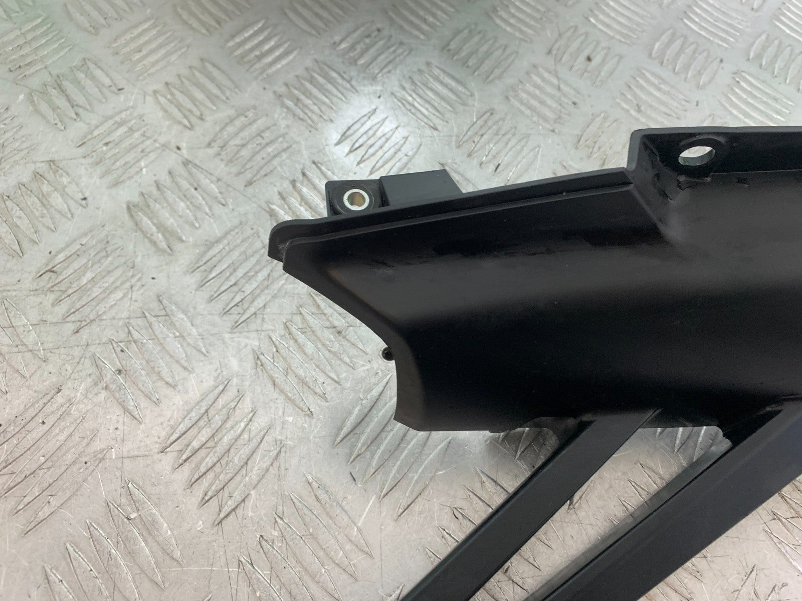 HONDA CBR1000 rr FIREBLADE RIGHT REAR INDICATOR MOUNT  2008-2011 (CMB1253)