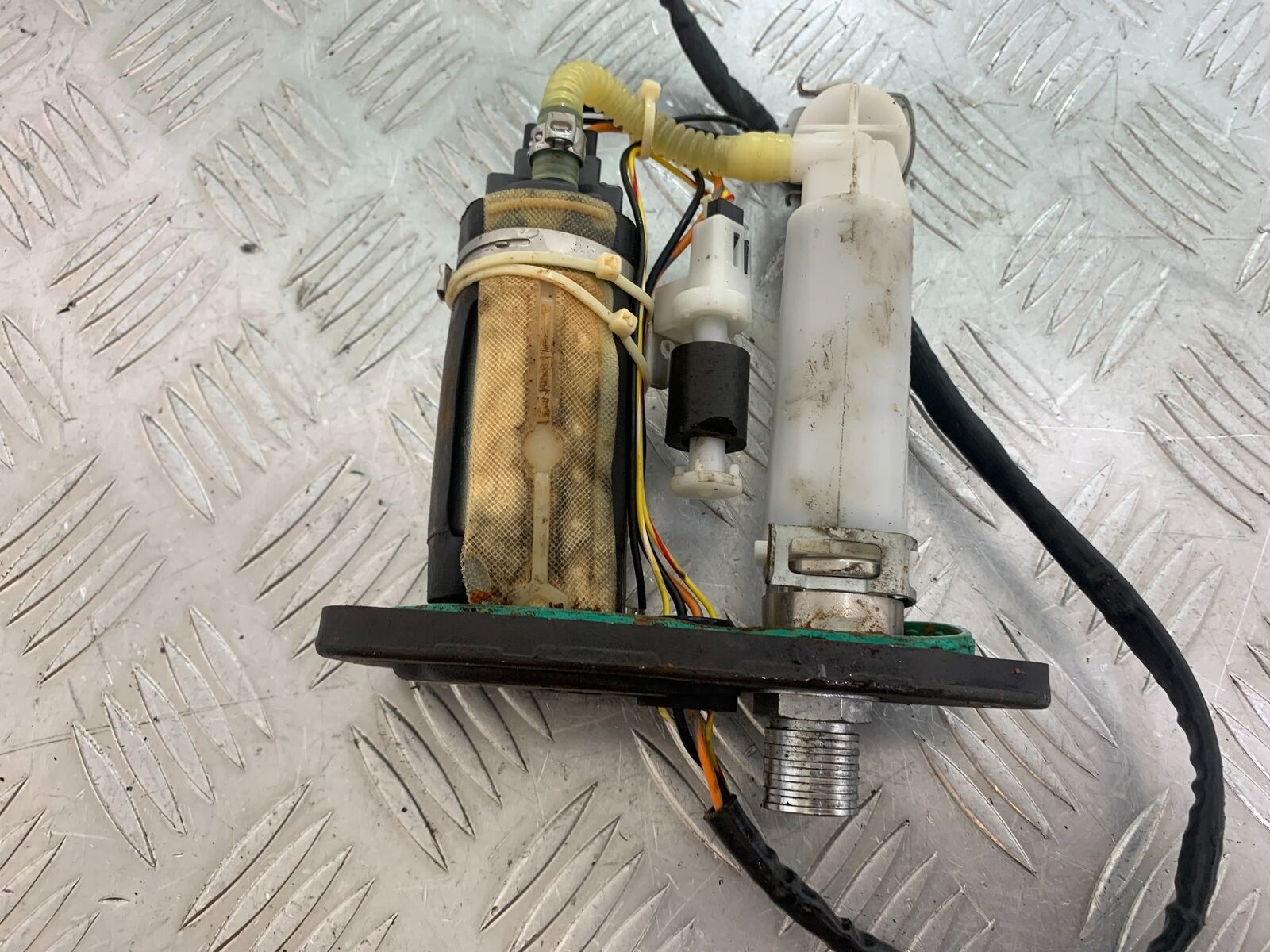 HARLEY DAVIDSON XL883 N IROD PETROL PUMP YEAR 2020  (CMB1116)