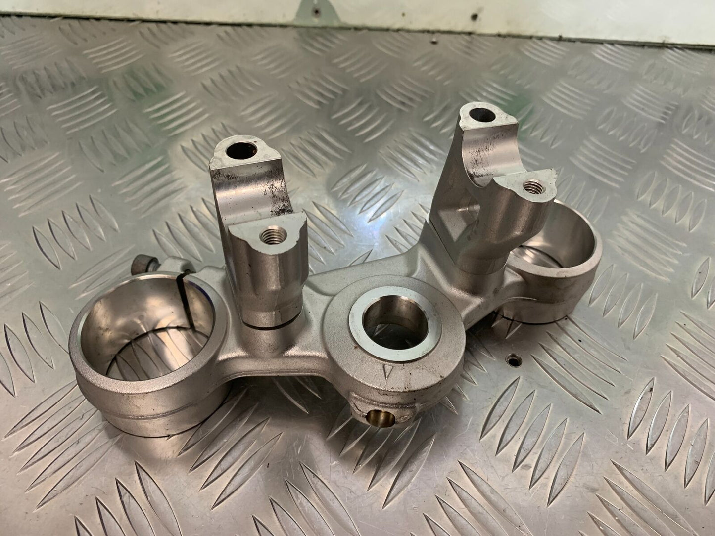 TRIUMPH TIGER 800 XCA TOP YOKE   YEAR 2015-2017 (STOCK 940)