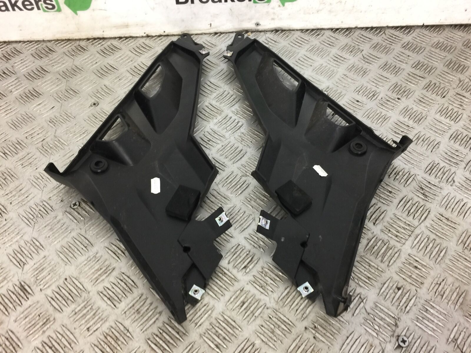 YAMAHA MT 125 MT125 LEFT & RIGHT SIDE INFILLS YEAR 2014-2019 ABS (STOCK 477)