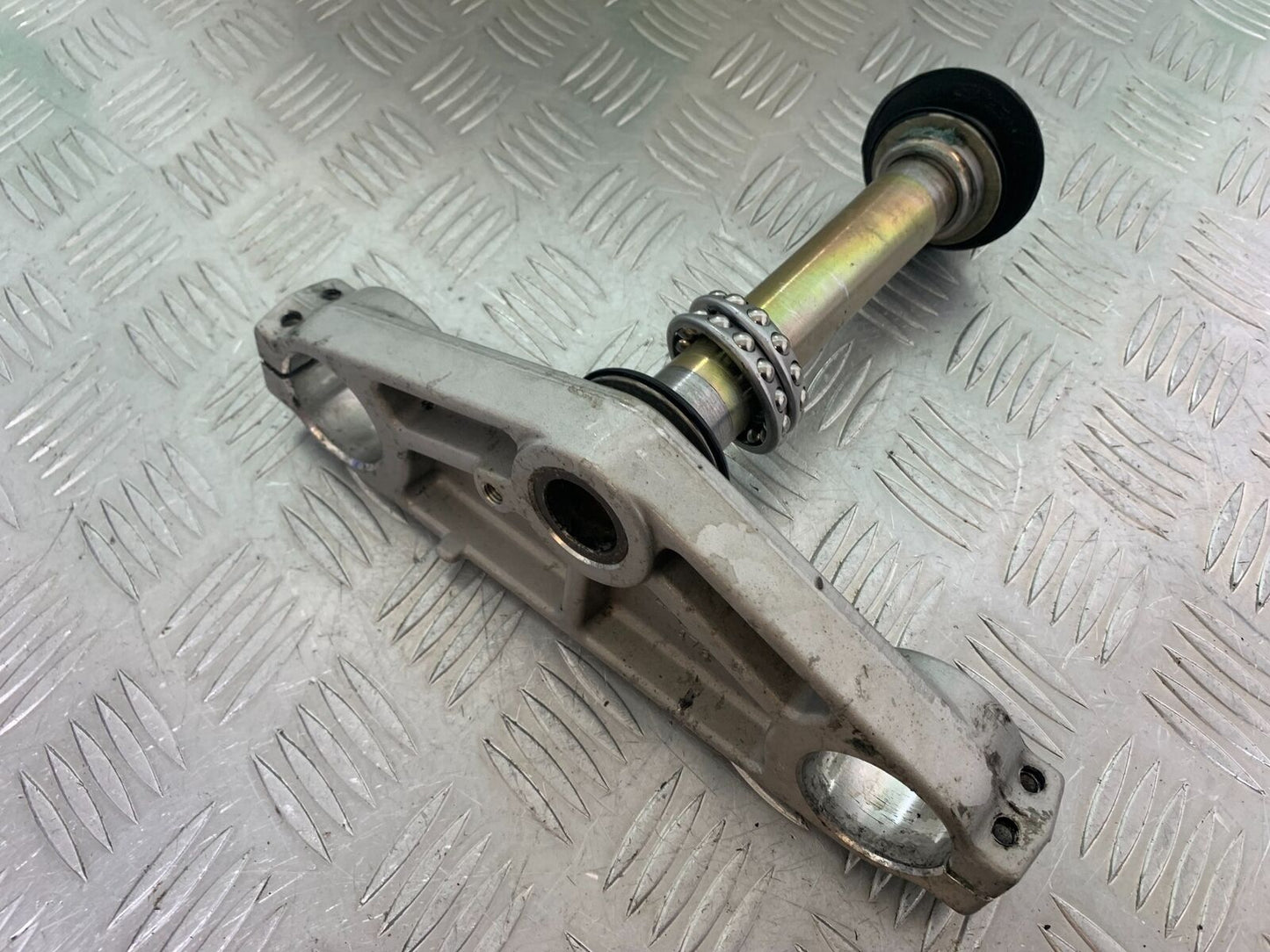 TRIUMPH 1050 SPRINT ST BOTTOM YOKE   YEAR 2004-2007 (CMB1089)