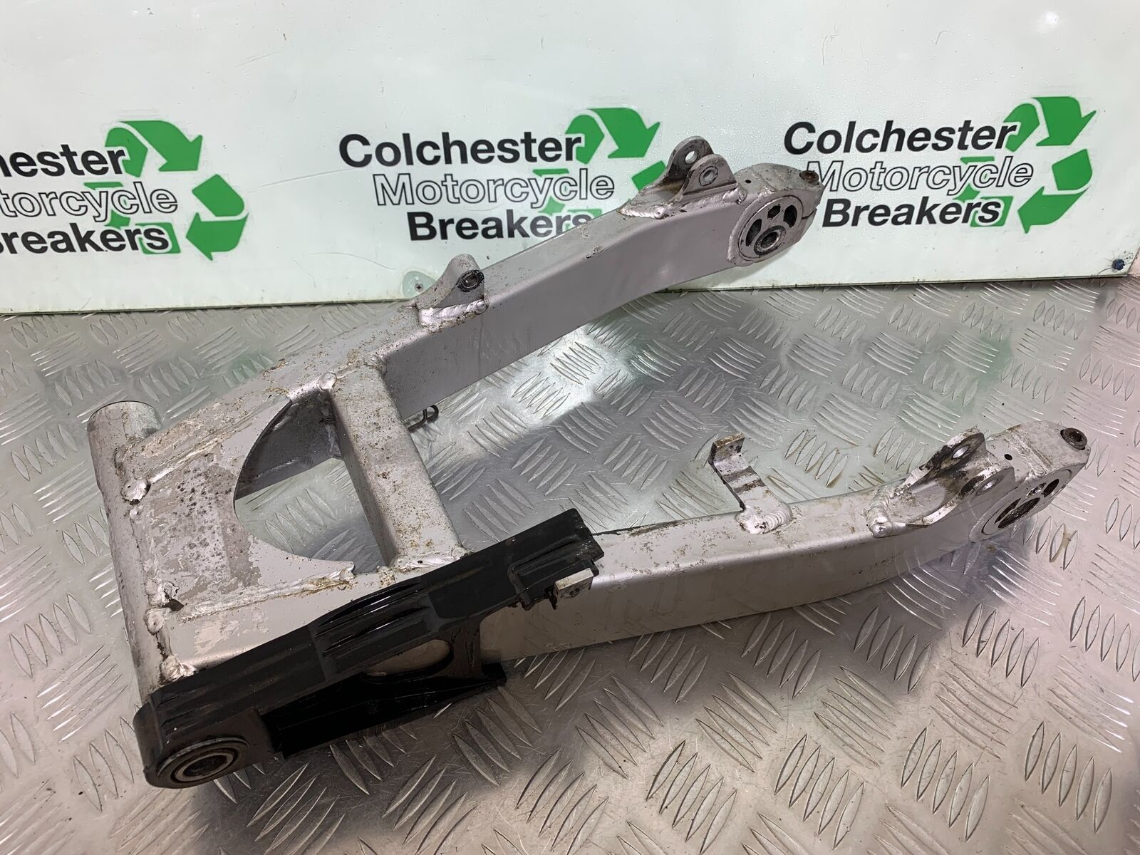 KAWASAKI ZR 750 ZEPHYR SWINGARM  YEAR 1991-95 (CMB1008)