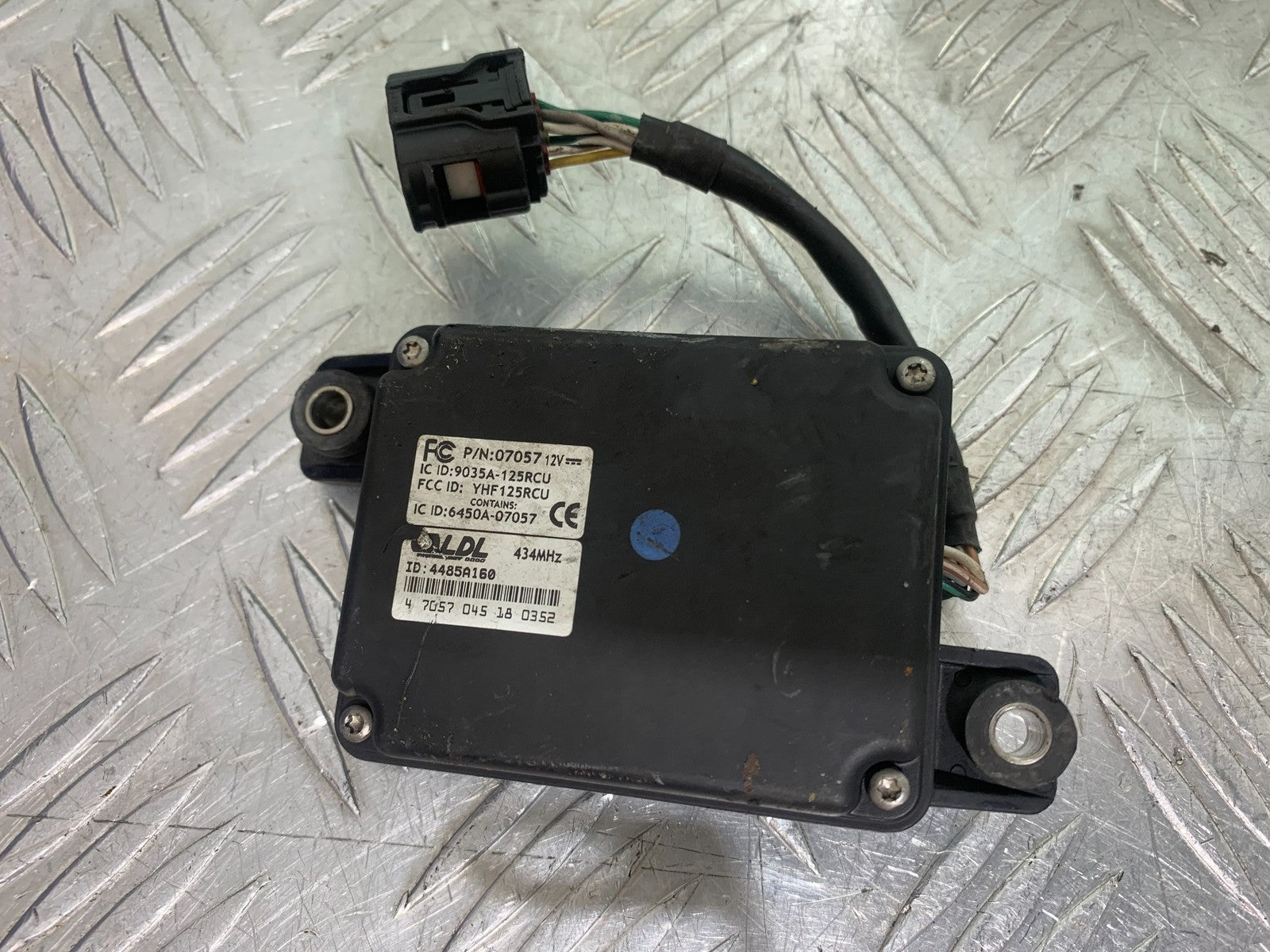 TRIUMPH TIGER 800 XRT ECU LOCKS KEY (IGNITON IS DAMAGED)  2018-2020 (CMB1193)