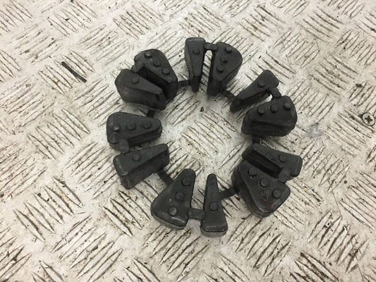 TRIUMPH 675 STREET TRIPLE R CUSH DRIVE RUBBERS YEAR 2016 (STOCK 781)